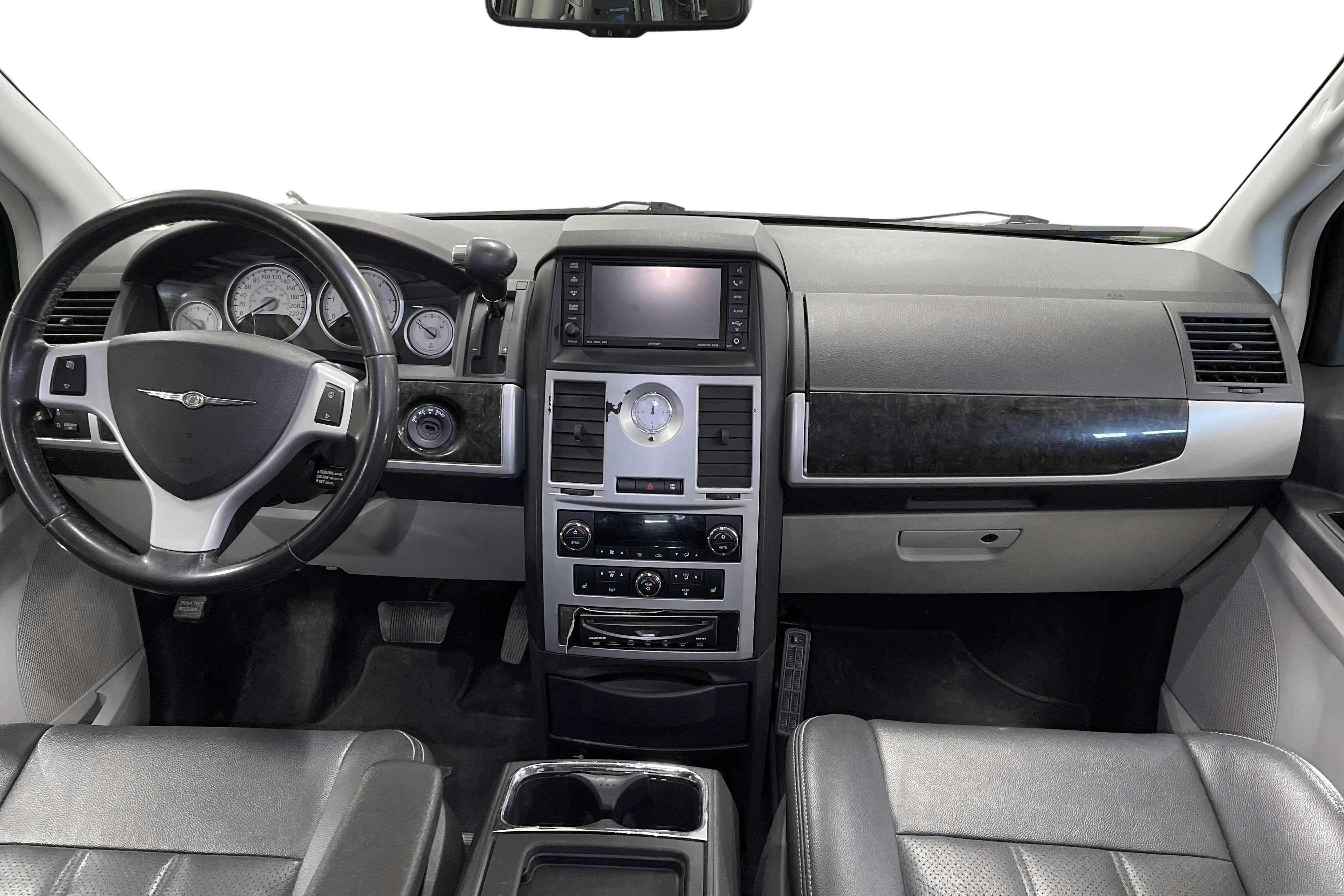 Chrysler Grand Voyager 2.8 CRD (163hk) - 207 130 km - Automatic - black - 2010