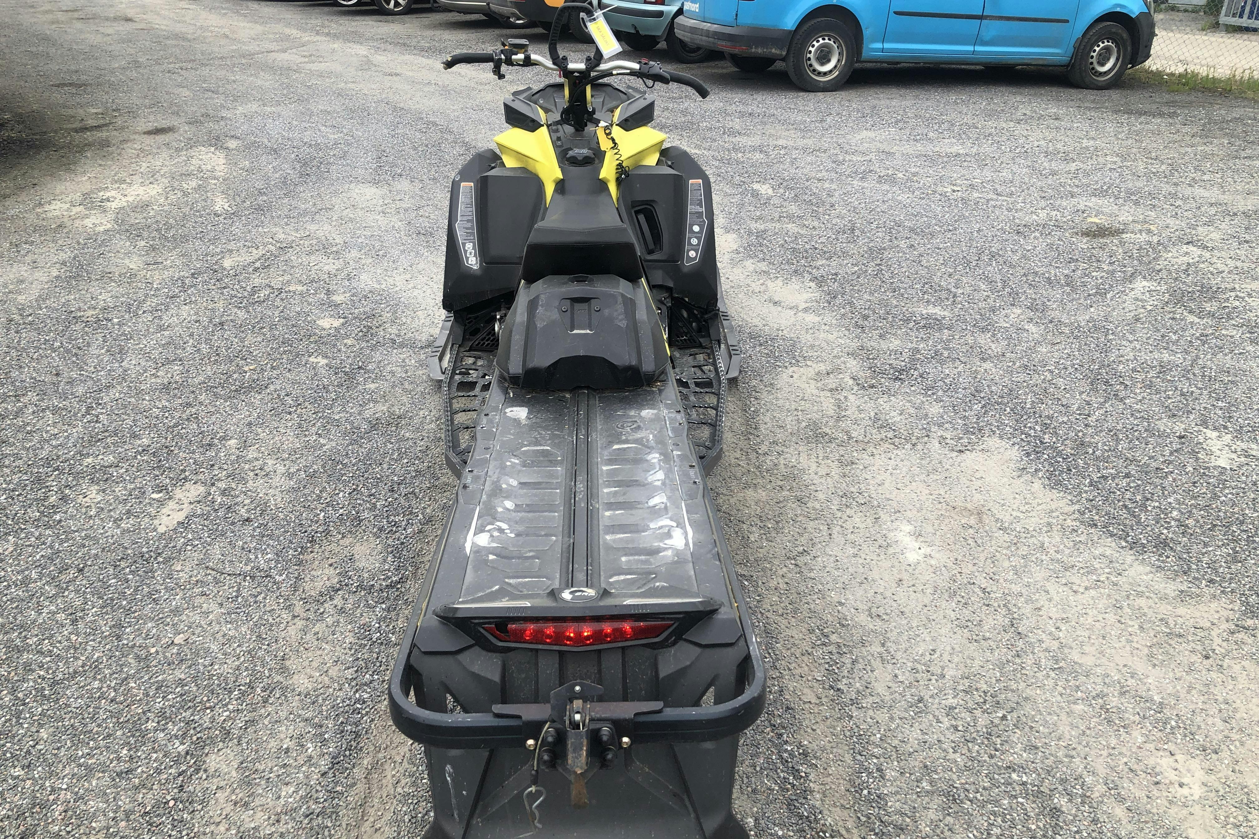 ski-doo SUMMIT SP 850 E-TEC 165" Snöskoter - 1 800 mil - Automat - 2018