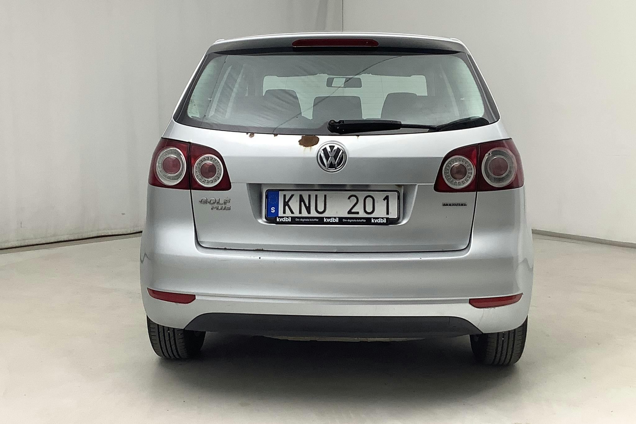VW Golf VI 1.6 MultiFuel E85 Plus (102hk) - 21 055 mil - Manuell - silver - 2010