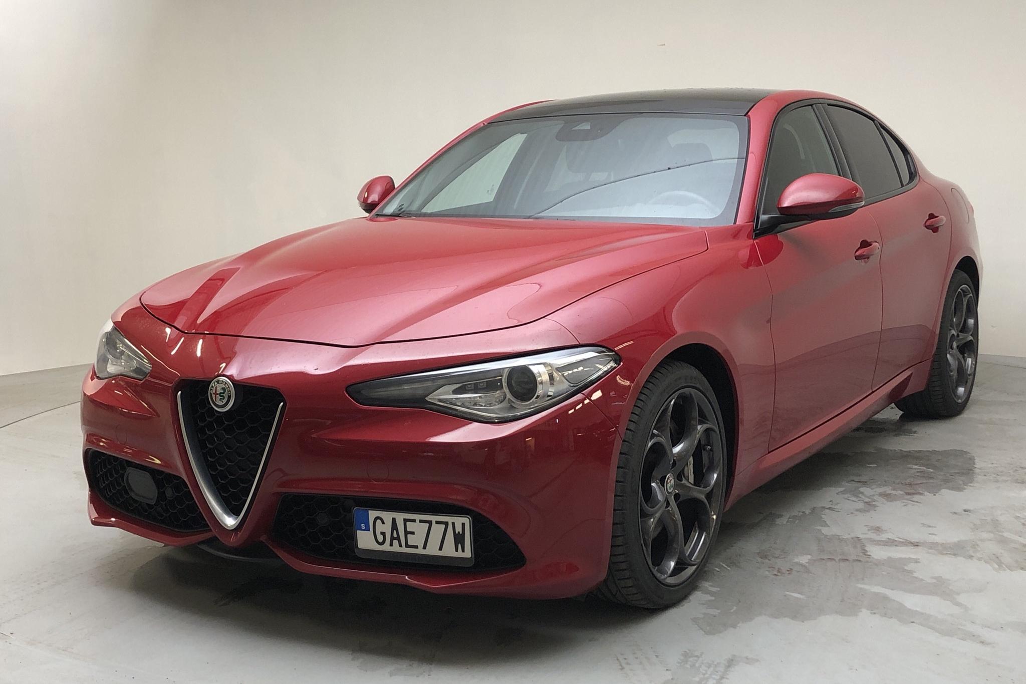 Alfa Romeo Giulia 2.2 D AWD (210hk) - 6 694 mil - Automat - röd - 2019