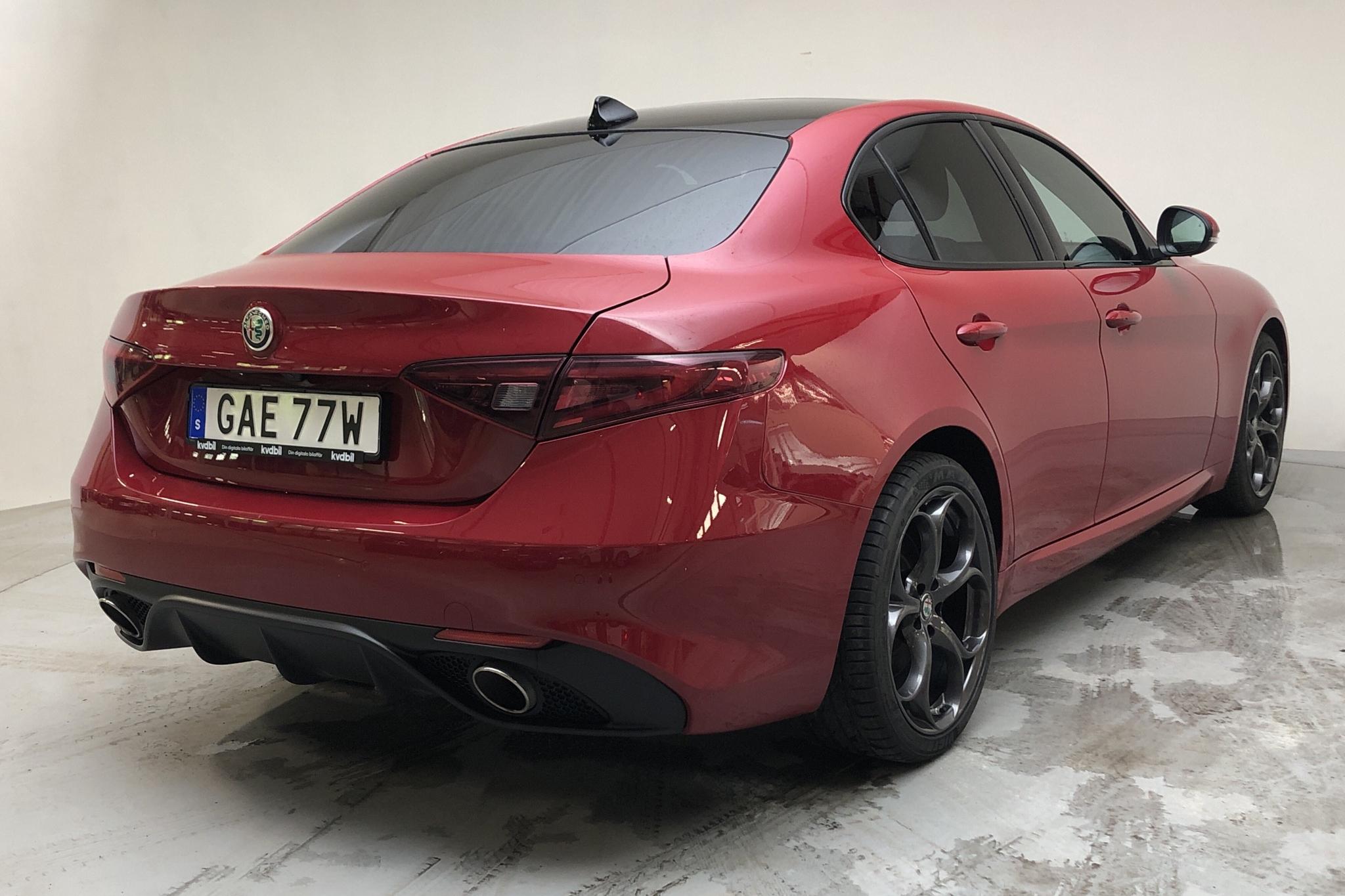 Alfa Romeo Giulia 2.2 D AWD (210hk) - 6 694 mil - Automat - röd - 2019