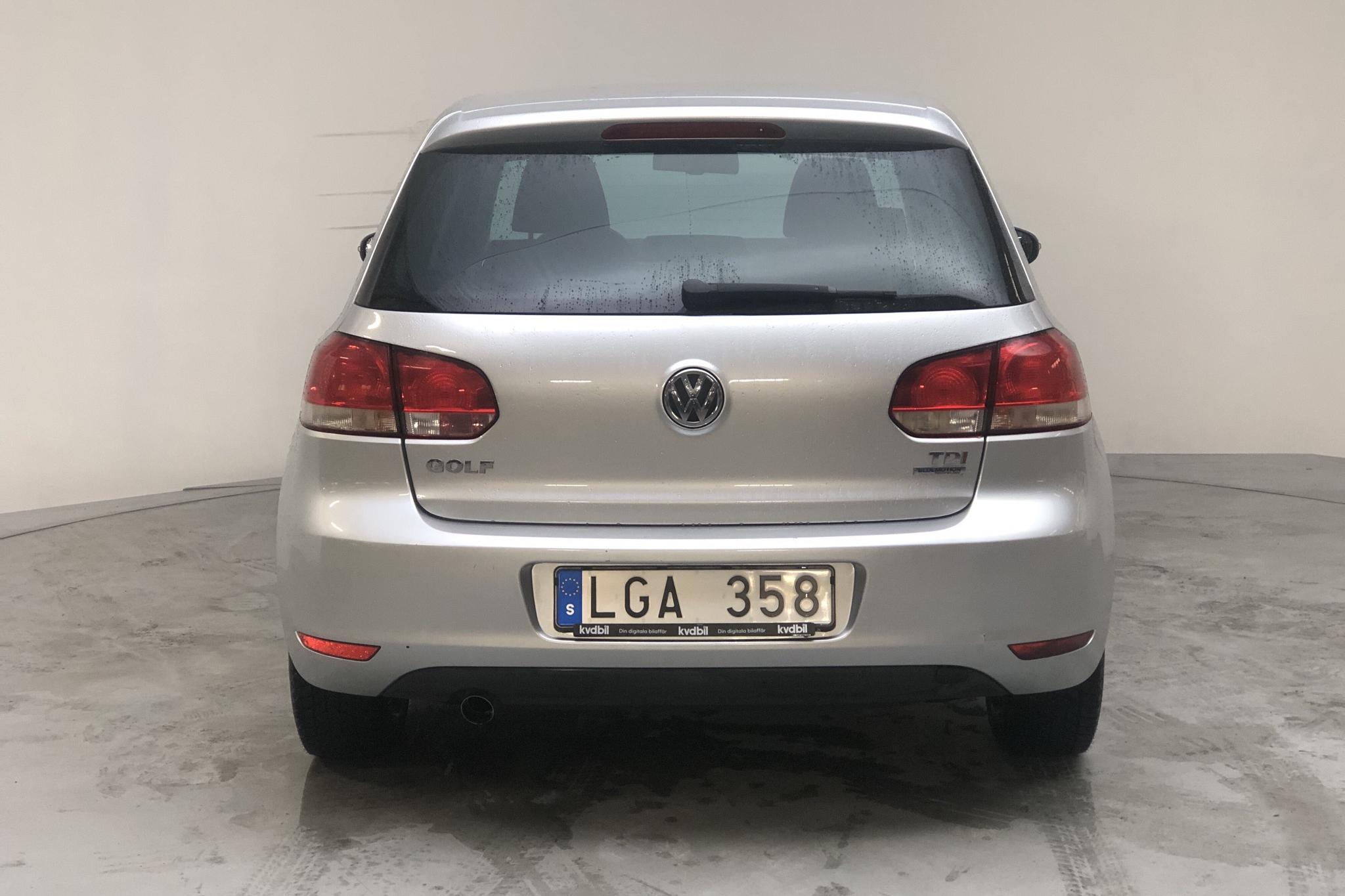 VW Golf VI 1.6 TDI BlueMotion Technology 5dr (105hk) - 61 420 km - Manual - silver - 2011