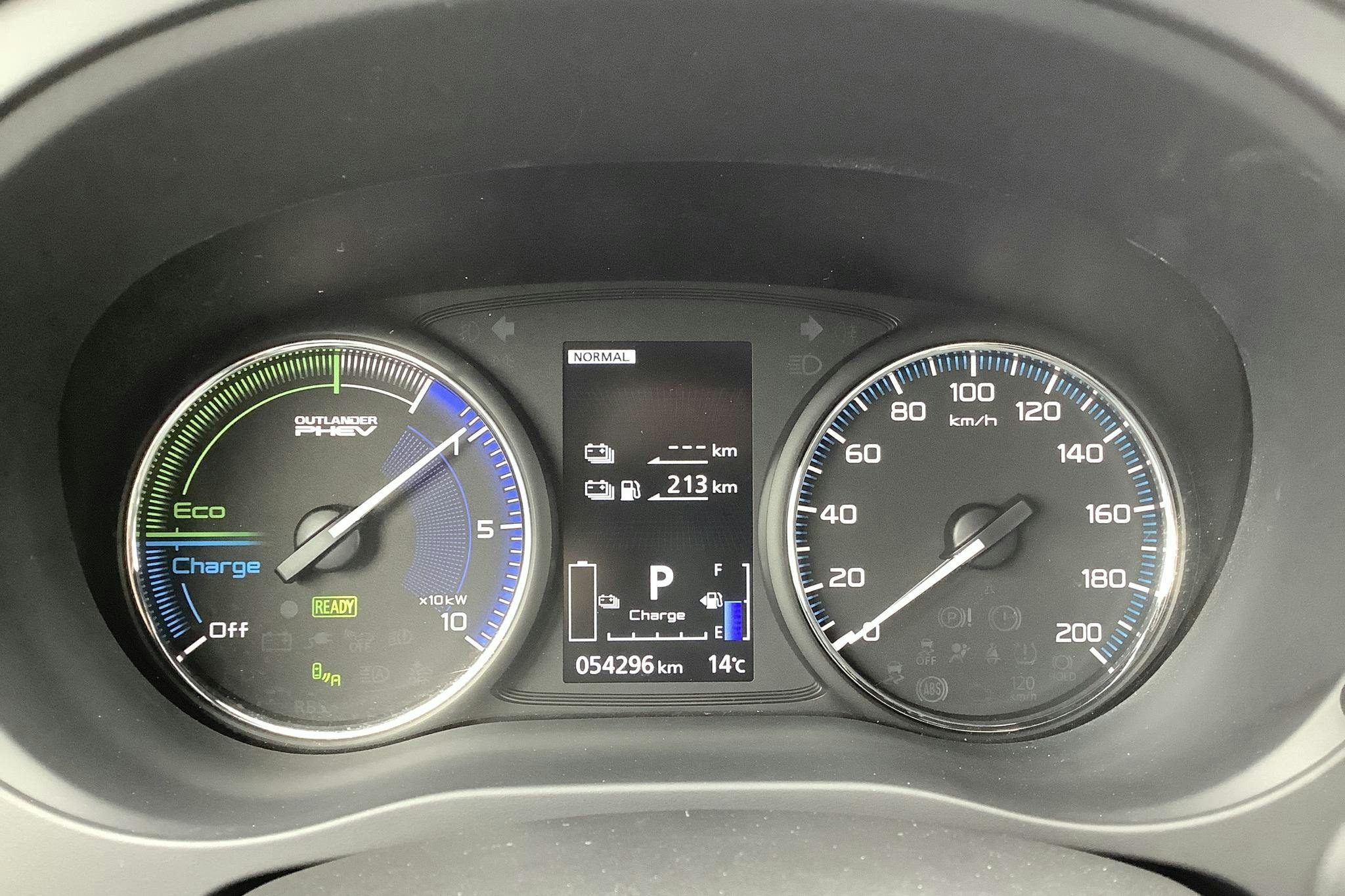 Mitsubishi Outlander 2.4 Plug-in Hybrid 4WD (136hk) - 5 430 mil - Automat - brun - 2020