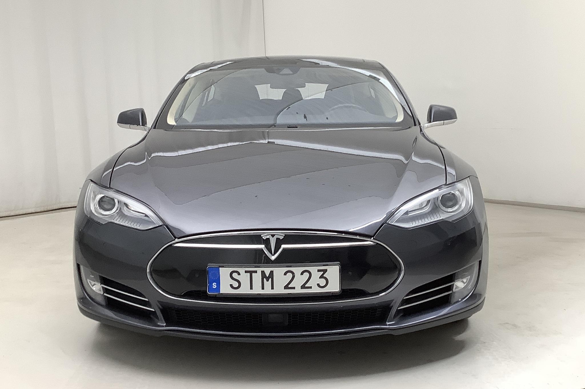 Tesla Model S 85D - 141 190 km - Automatic - gray - 2015