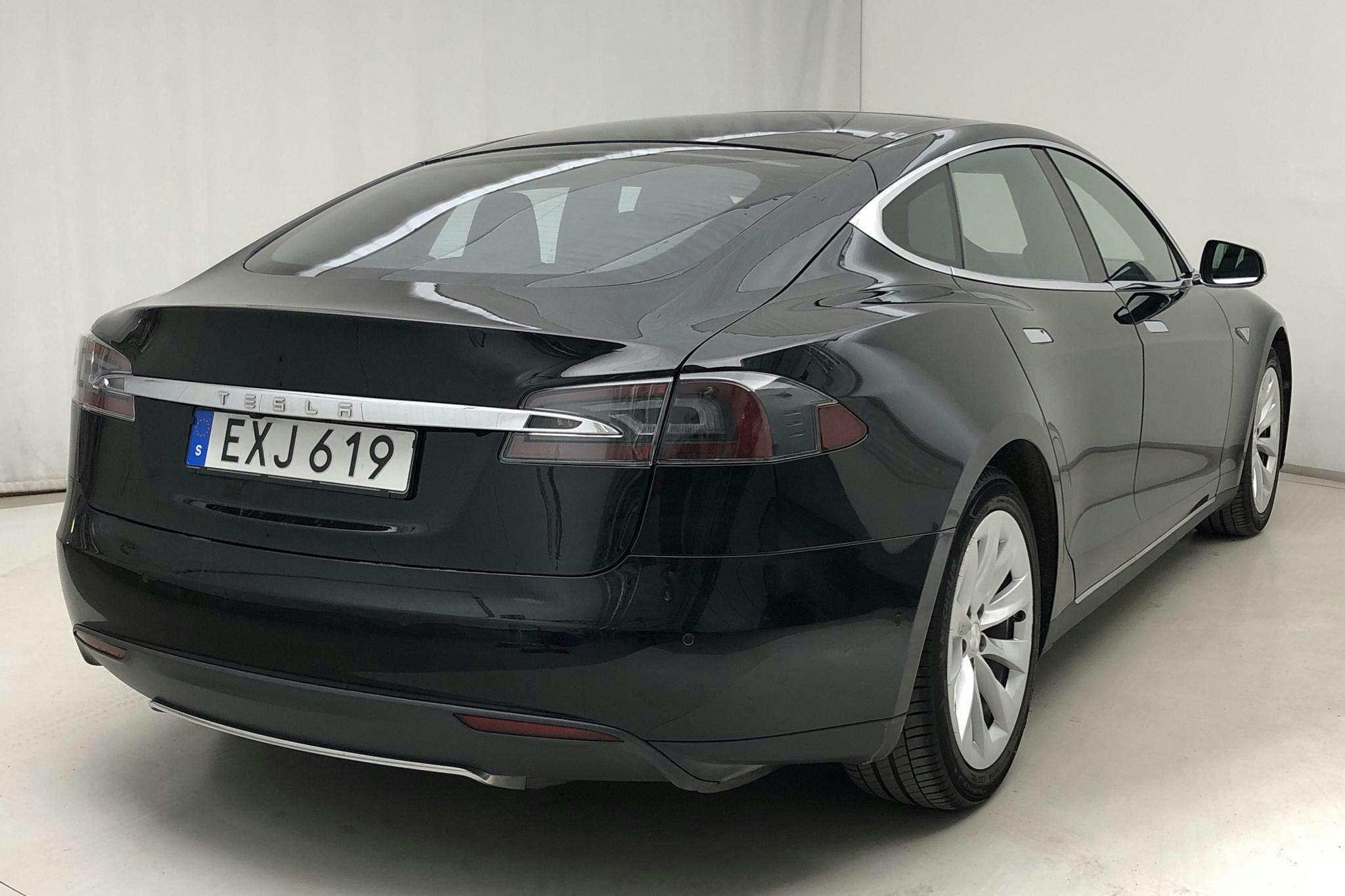 Tesla Model S 70 (334hk) - 18 310 mil - Automat - svart - 2015