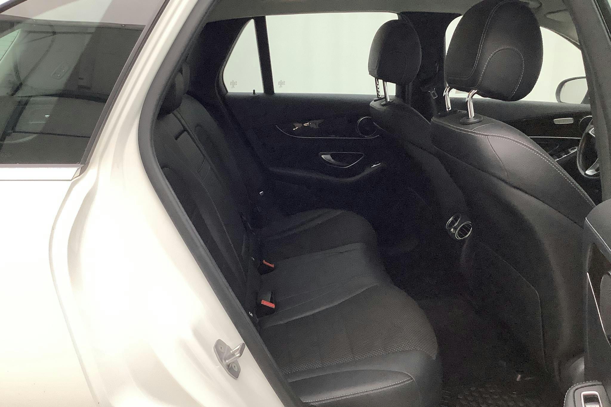 Mercedes GLC 220 d 4MATIC X253 (170hk) - 76 090 km - Automatic - white - 2018