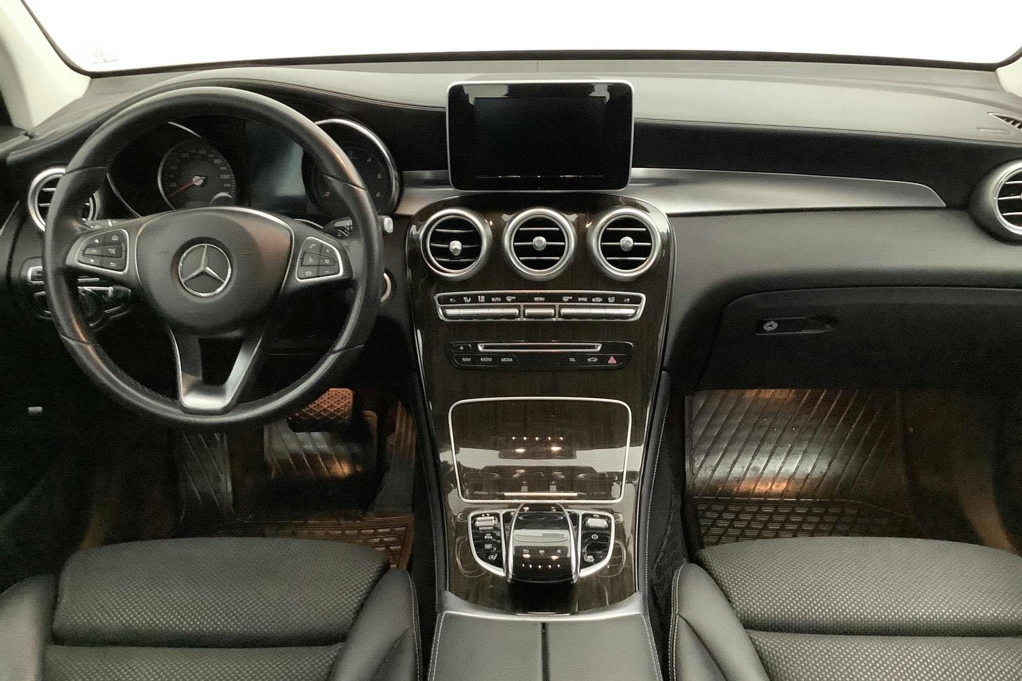 Mercedes GLC 220 d 4MATIC X253 (170hk) - 76 090 km - Automatic - white - 2018