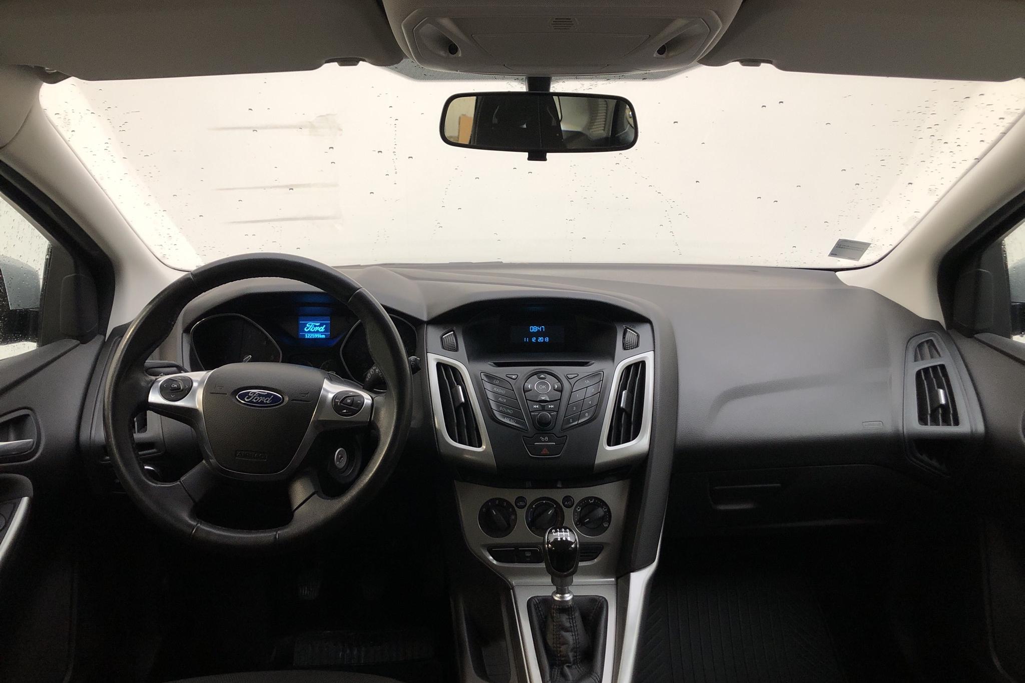 Ford Focus 1.6 TDCi Kombi (95hk) - 12 260 mil - Manuell - grå - 2014
