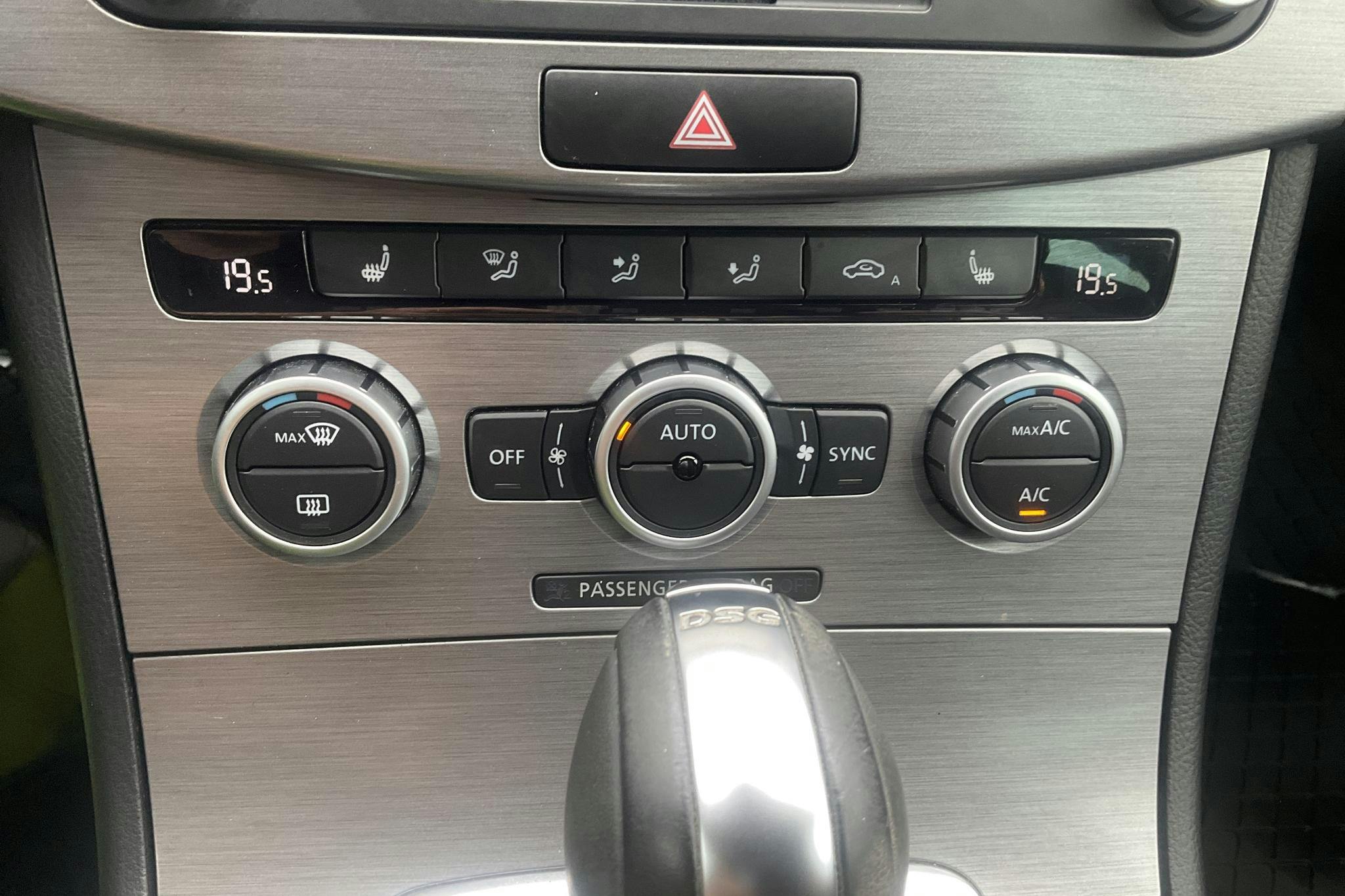 VW Passat 2.0 TDI BlueMotion Technology Variant 4Motion (170hk) - 8 155 mil - Automat - silver - 2013