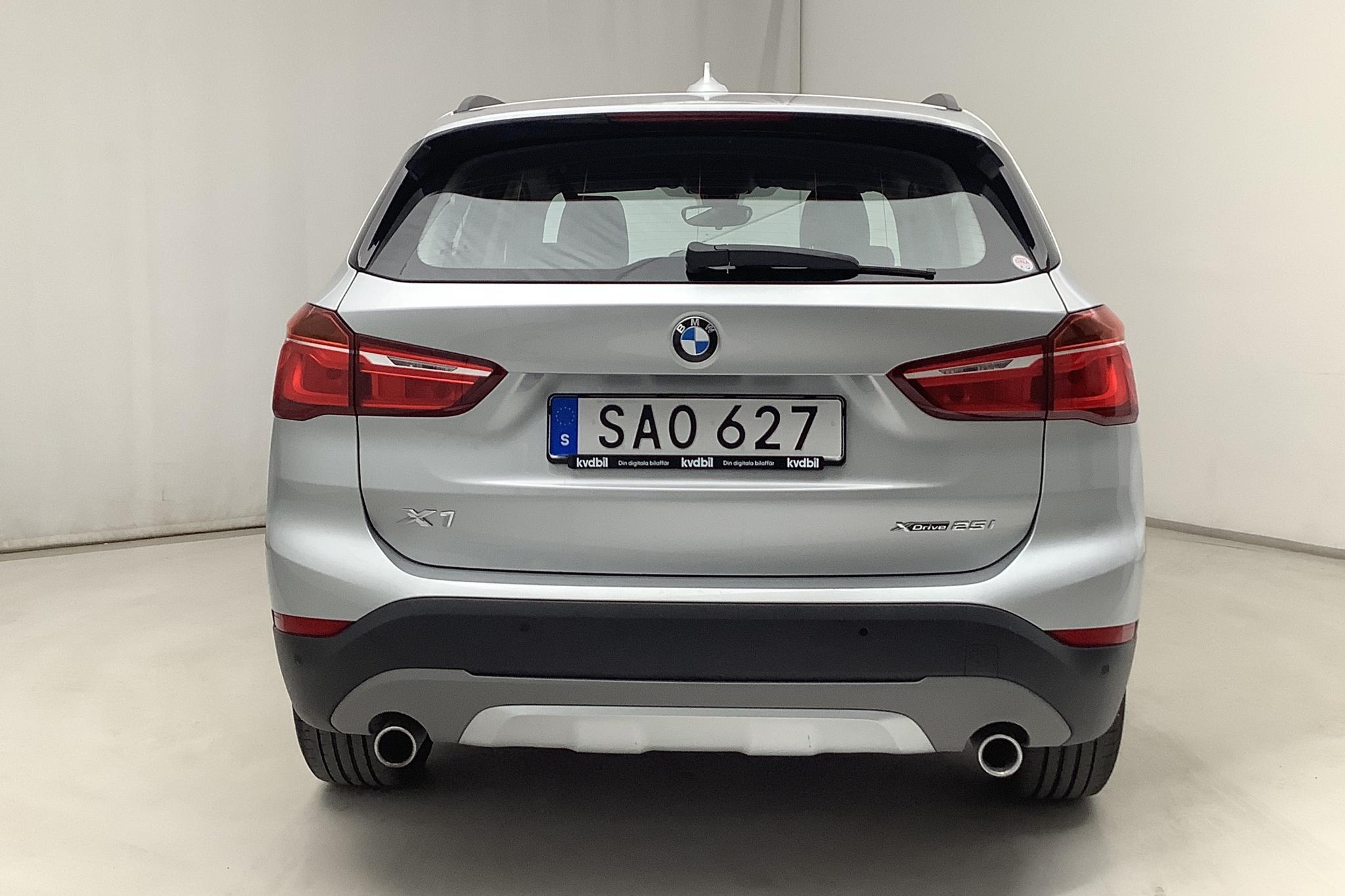 BMW X1 xDrive25i, F48 (231hk) - 123 650 km - Automatic - silver - 2018