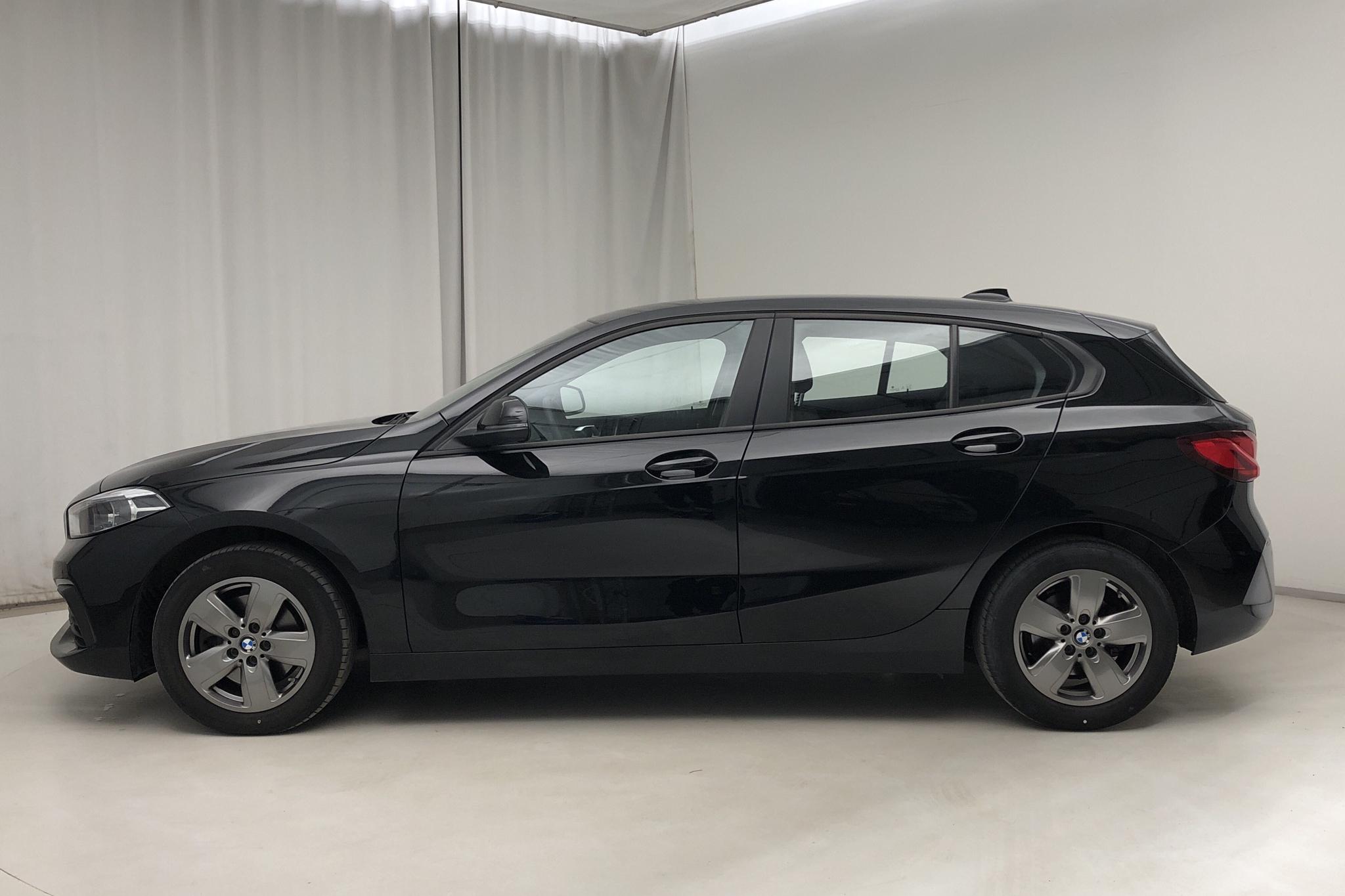 BMW 118d 5dr, F40 (150hk) - 5 628 mil - Automat - svart - 2020