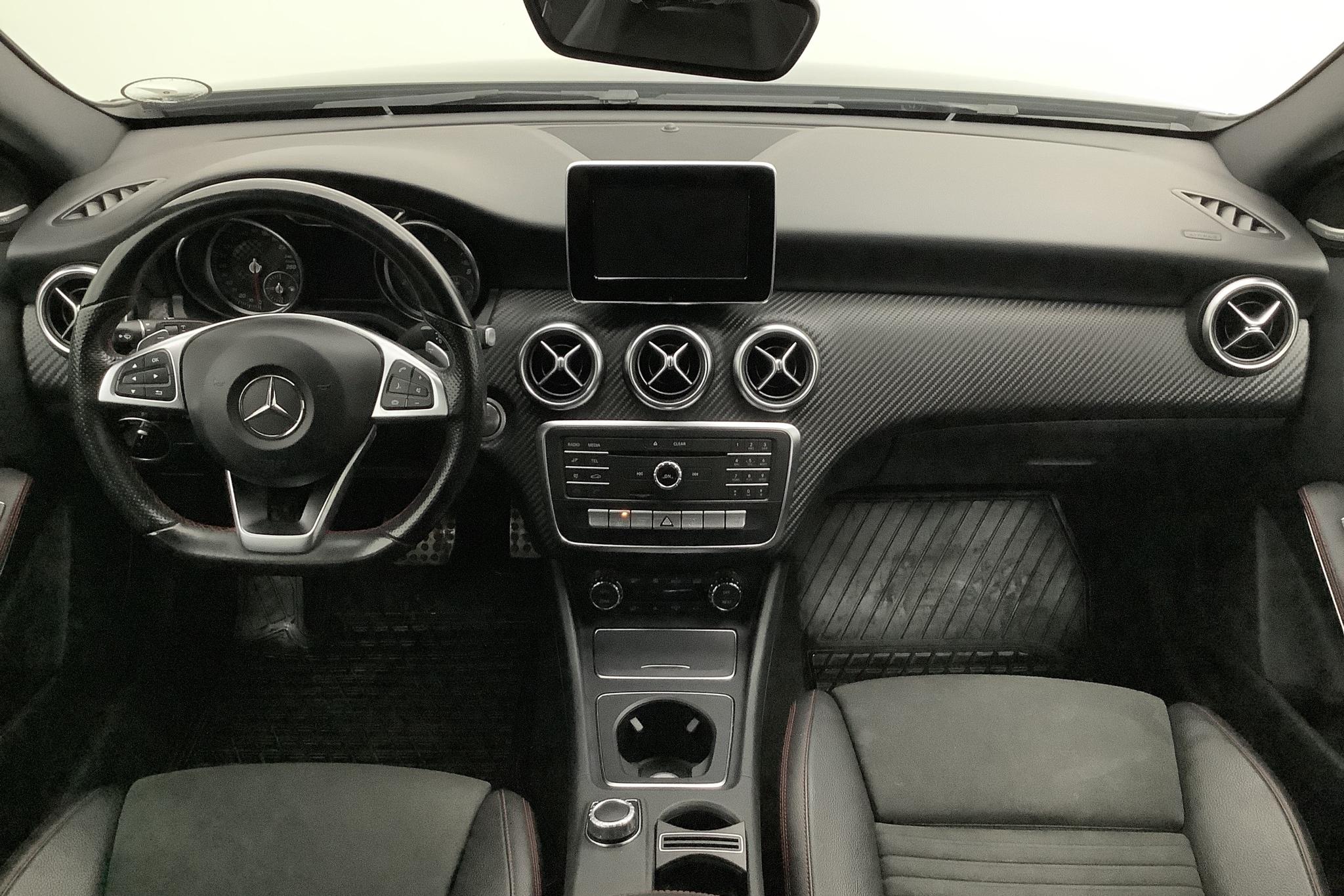 Mercedes A 200 5dr W176 (156hk) - 8 509 mil - Automat - svart - 2016