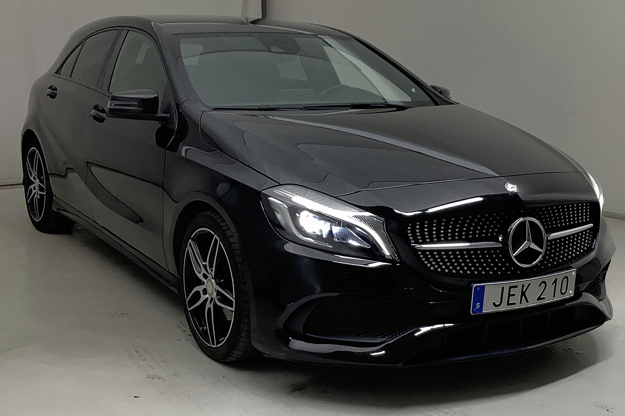 Mercedes A 200 5dr W176 (156hk) - 85 090 km - Automatic - black - 2016