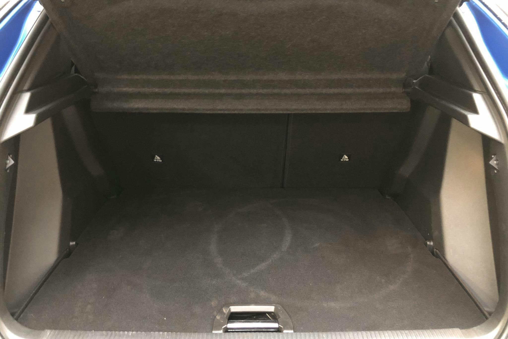 Peugeot e-2008 50 kWh (136hk) - 1 420 mil - Automat - blå - 2022