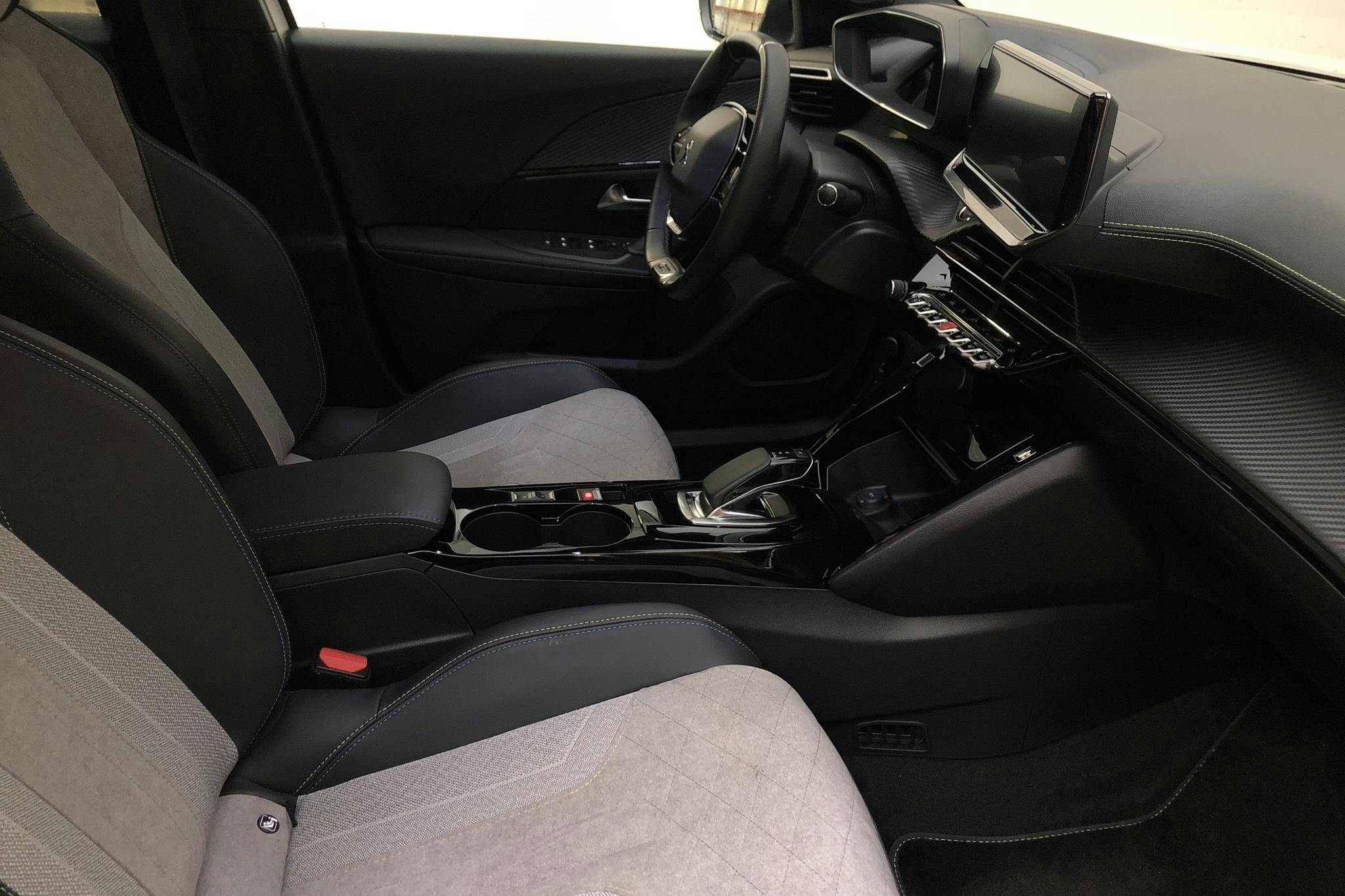 Peugeot e-2008 50 kWh (136hk) - 2 451 mil - Automat - vit - 2022