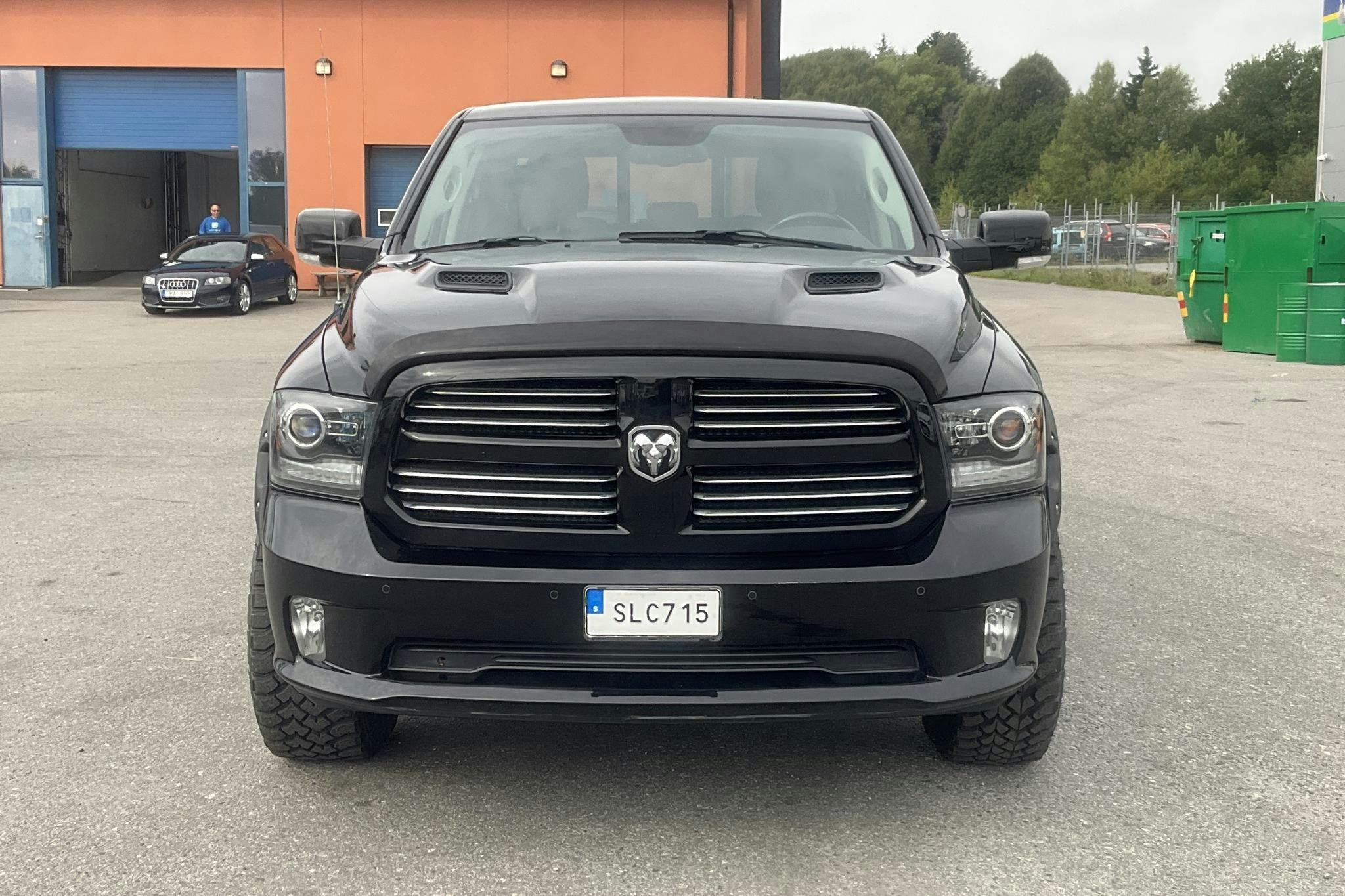 Dodge RAM 1500 5.7 4WD (401hk) - 12 557 mil - Automat - svart - 2014