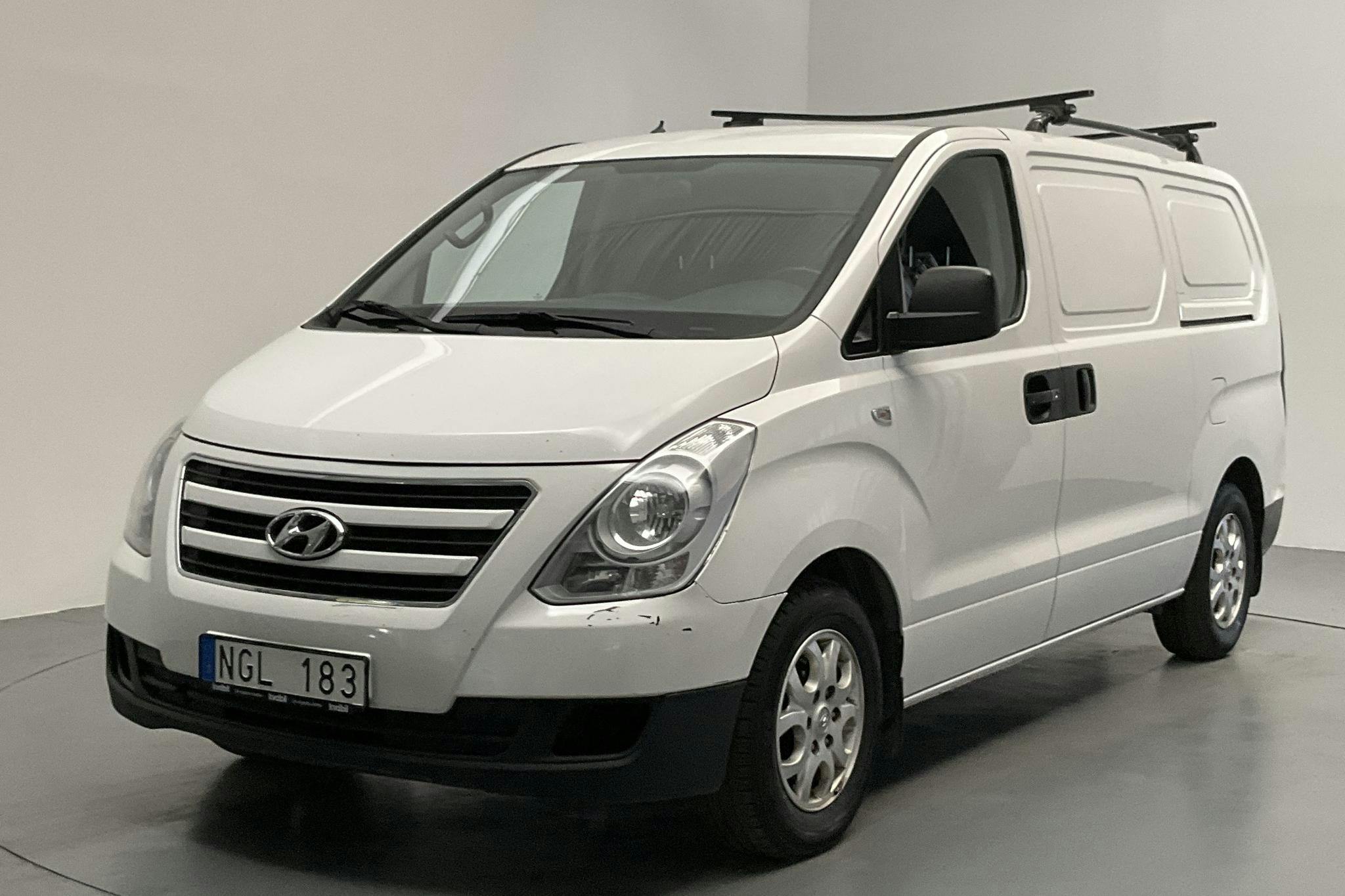 Hyundai H-1 2.5 CRDi Skåp (170hk) - 14 665 mil - Automat - vit - 2013