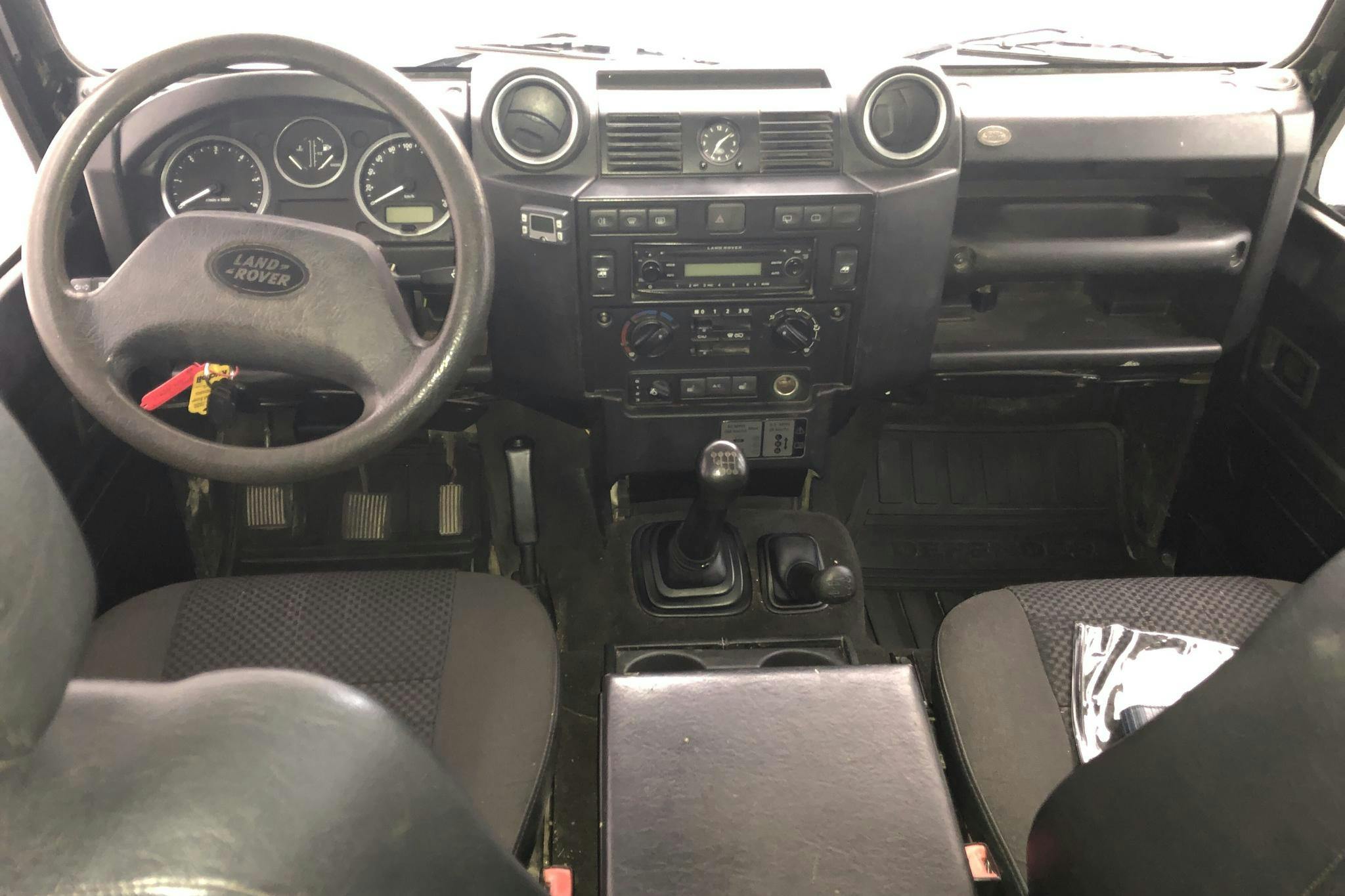 Land Rover Defender 110 SW (122hk) - 264 020 km - Manual - black - 2010