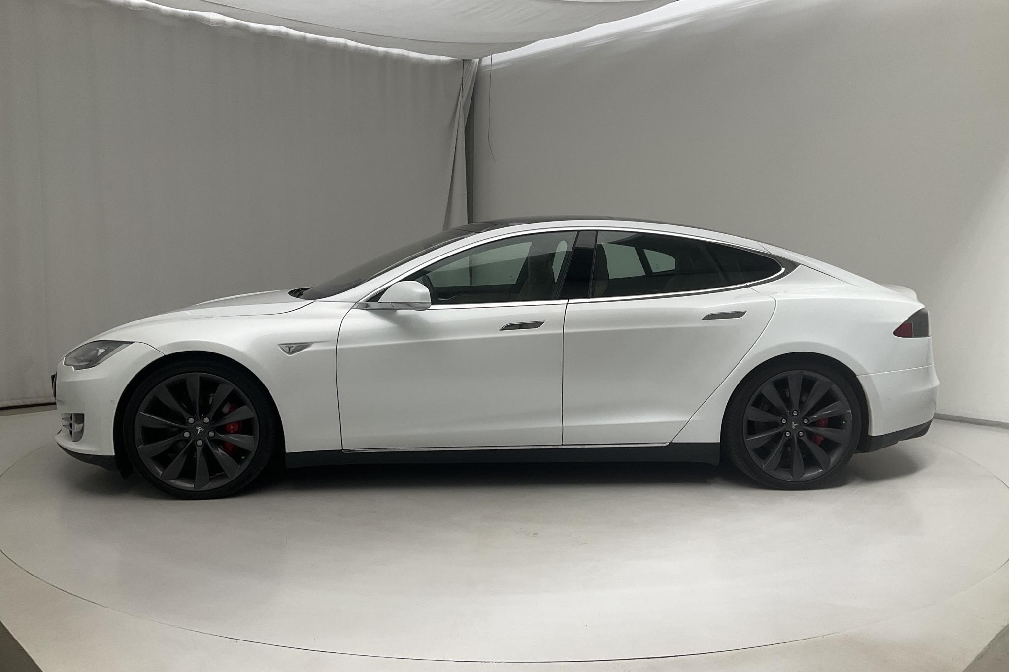 Tesla Model S P85D - 9 196 mil - Automat - vit - 2015