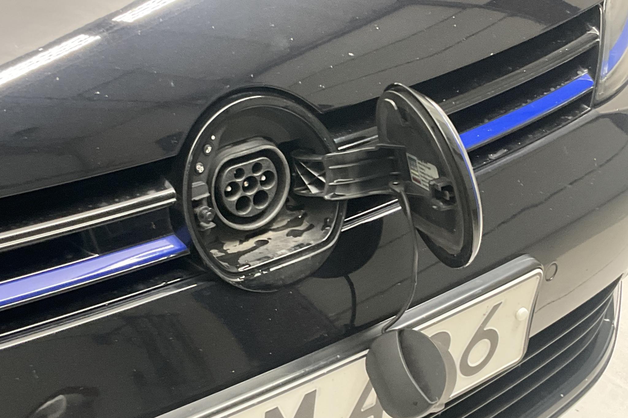 VW Golf VII 1.4 Plug-in-Hybrid 5dr (204hk) - 115 390 km - Automatic - black - 2016