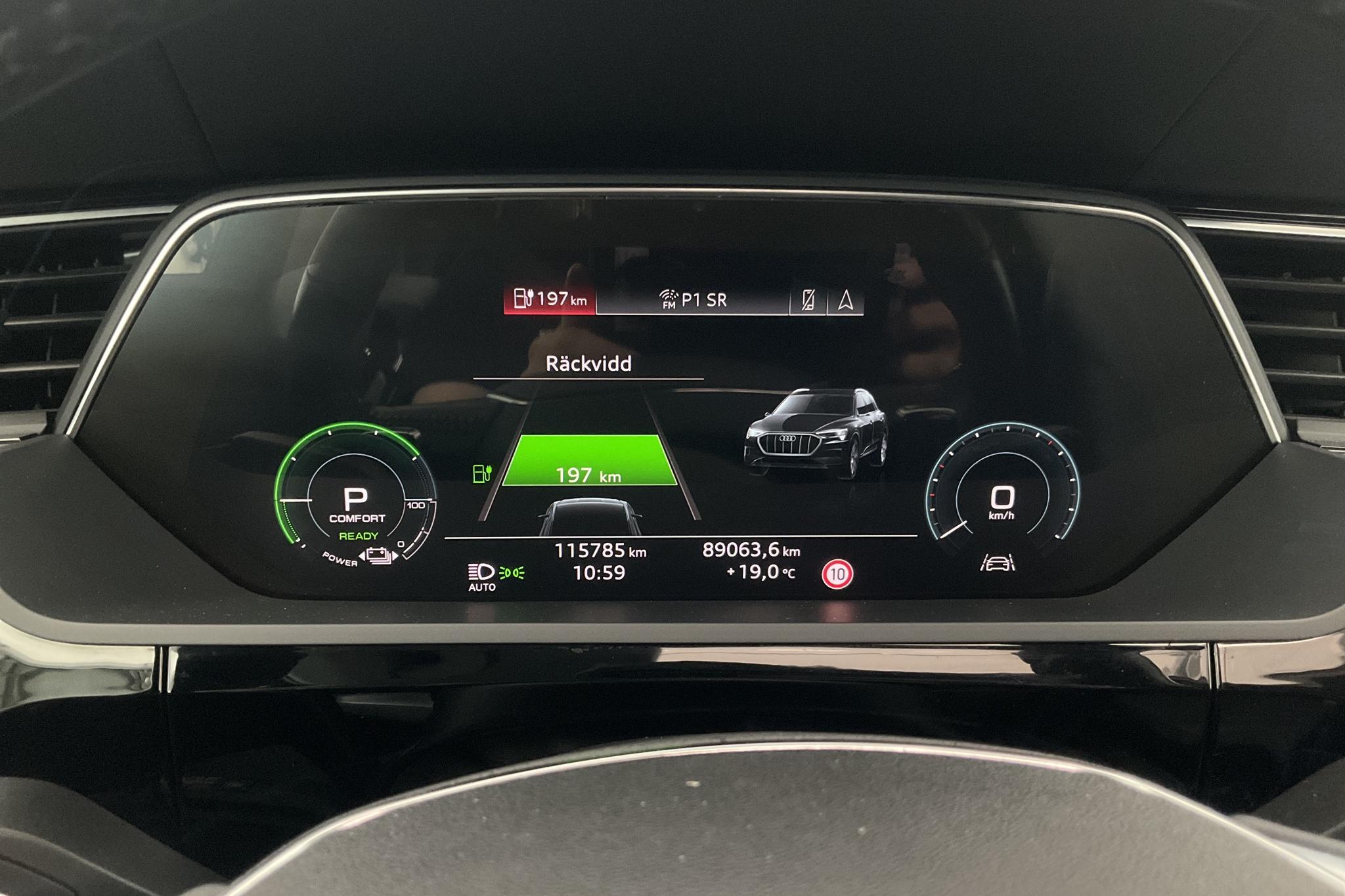 Audi e-tron 55 quattro 95 kWh (360hk) - 11 578 mil - Automat - silver - 2020