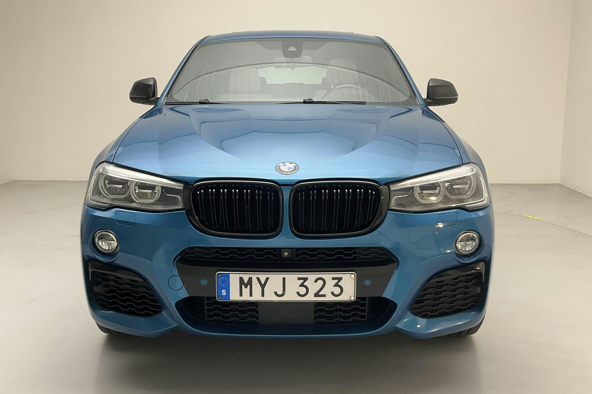 BMW X4 M40I (360hk) - 11 843 mil - Automat - blå - 2016