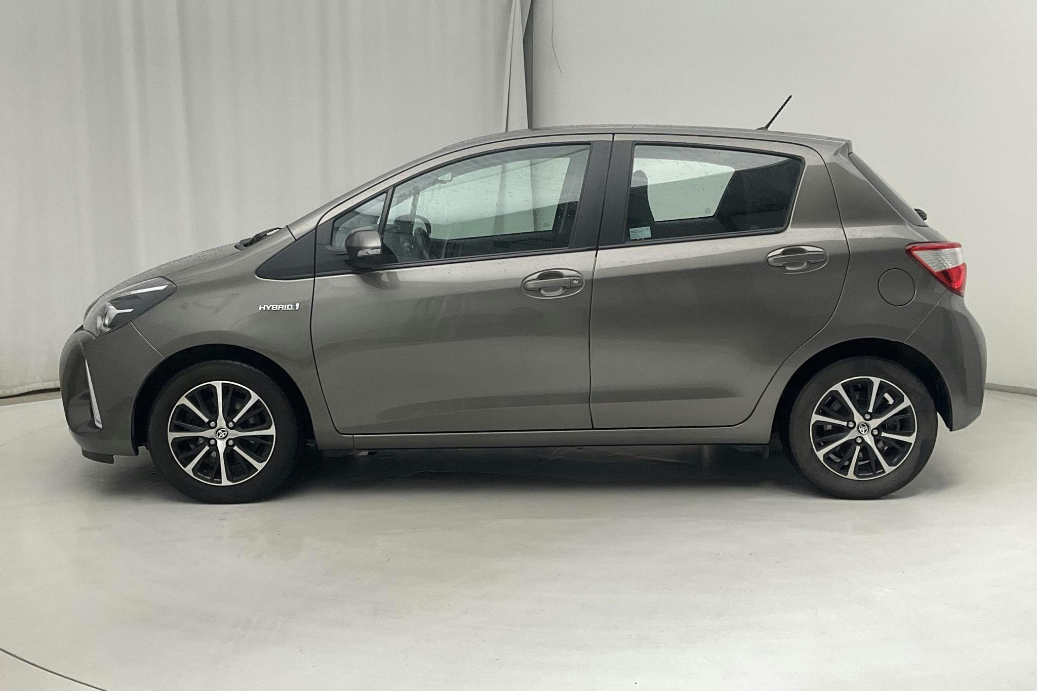 Toyota Yaris 1.5 Hybrid 5dr (101hk) - 5 840 mil - Automat - Dark Grey - 2018