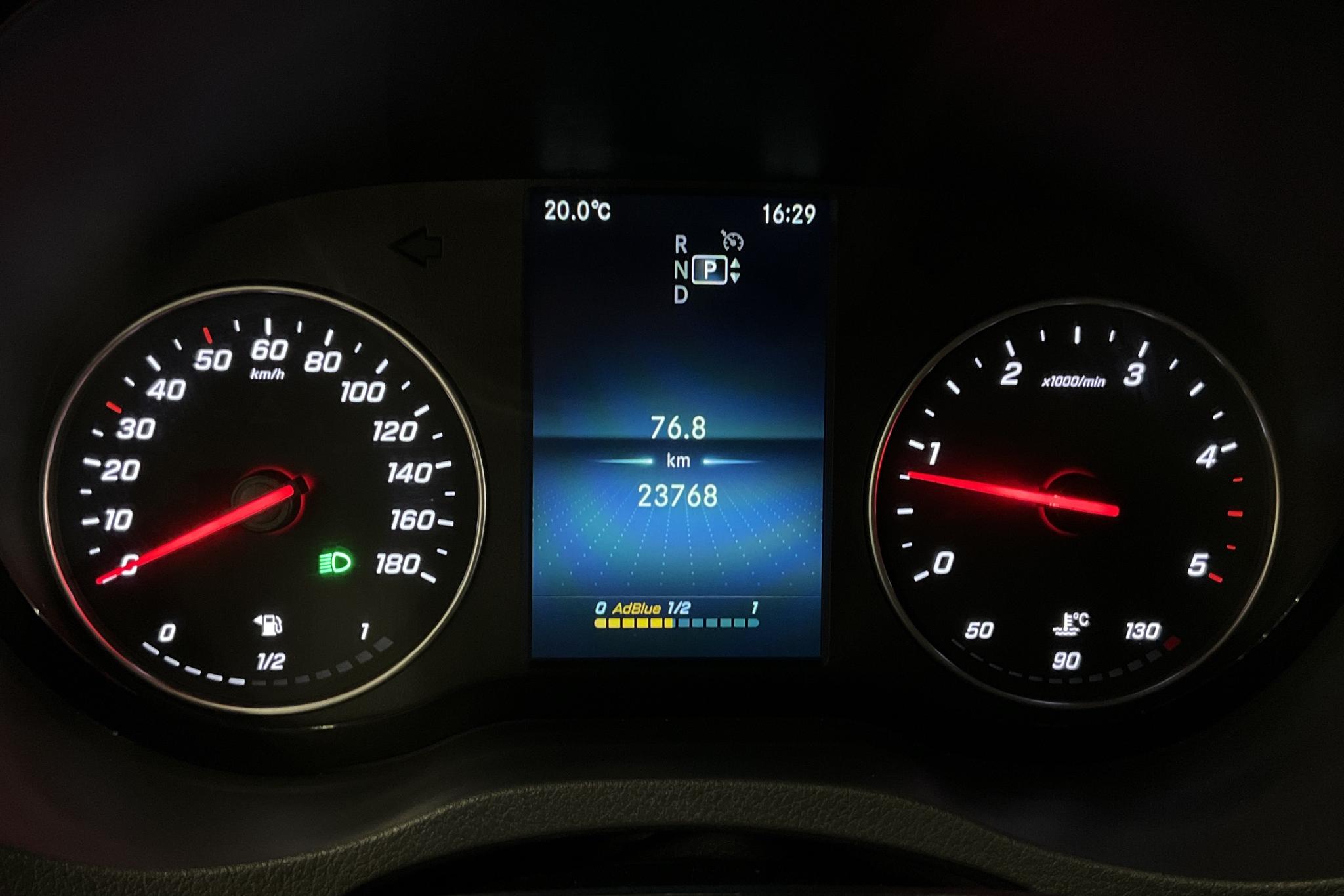 Mercedes Sprinter 317 CDI Skåp RWD (170hk) - 2 379 mil - Automat - vit - 2023