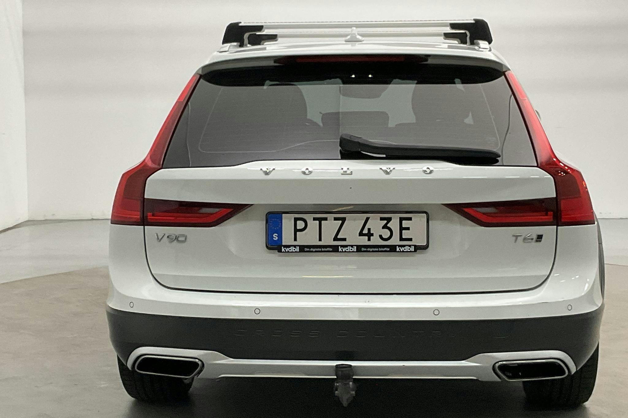 Volvo V90 T6 Cross Country AWD (310hk) - 122 200 km - Automatic - white - 2019