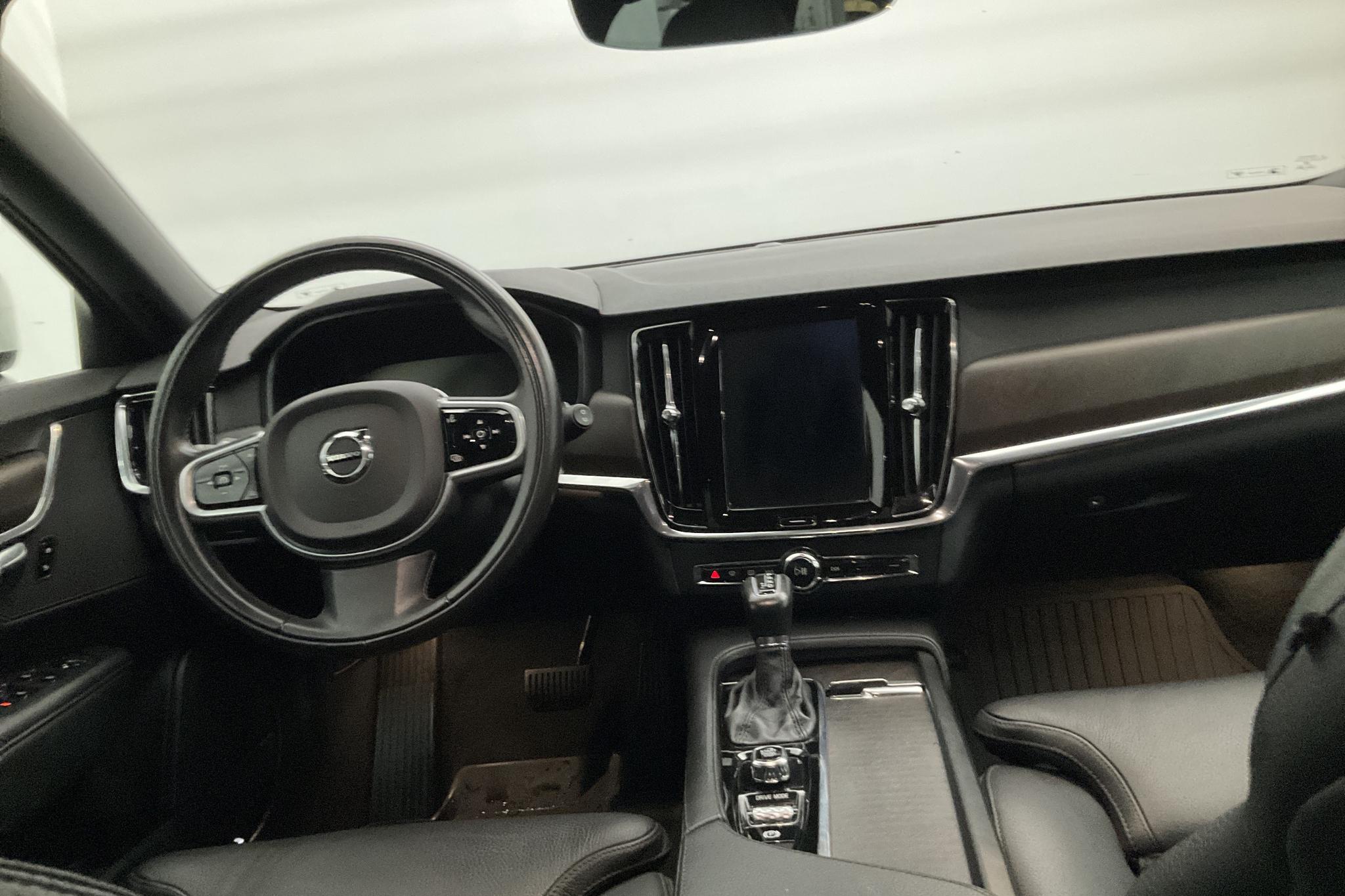 Volvo V90 T6 Cross Country AWD (310hk) - 122 200 km - Automatic - white - 2019