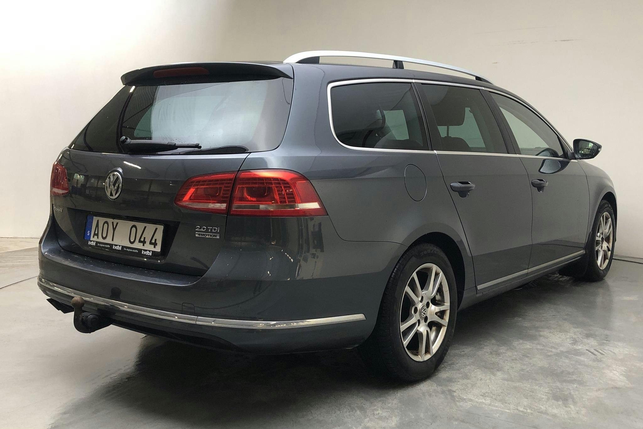 VW Passat 2.0 TDI BlueMotion Technology Variant 4Motion (140hk) - 18 632 mil - Manuell - Light Grey - 2014