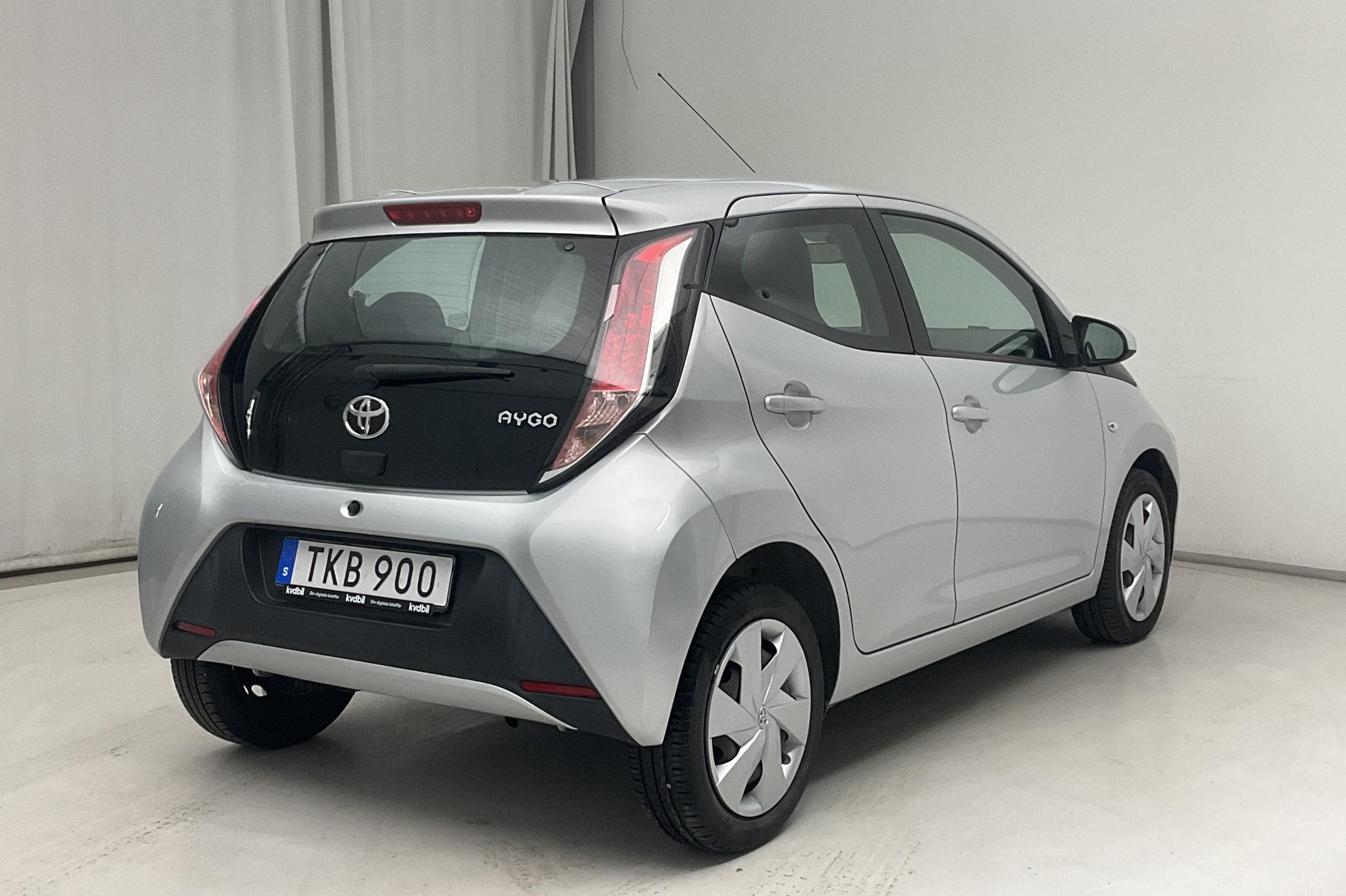Toyota Aygo 1.0 5dr (69hk) - 1 635 mil - Automat - silver - 2015