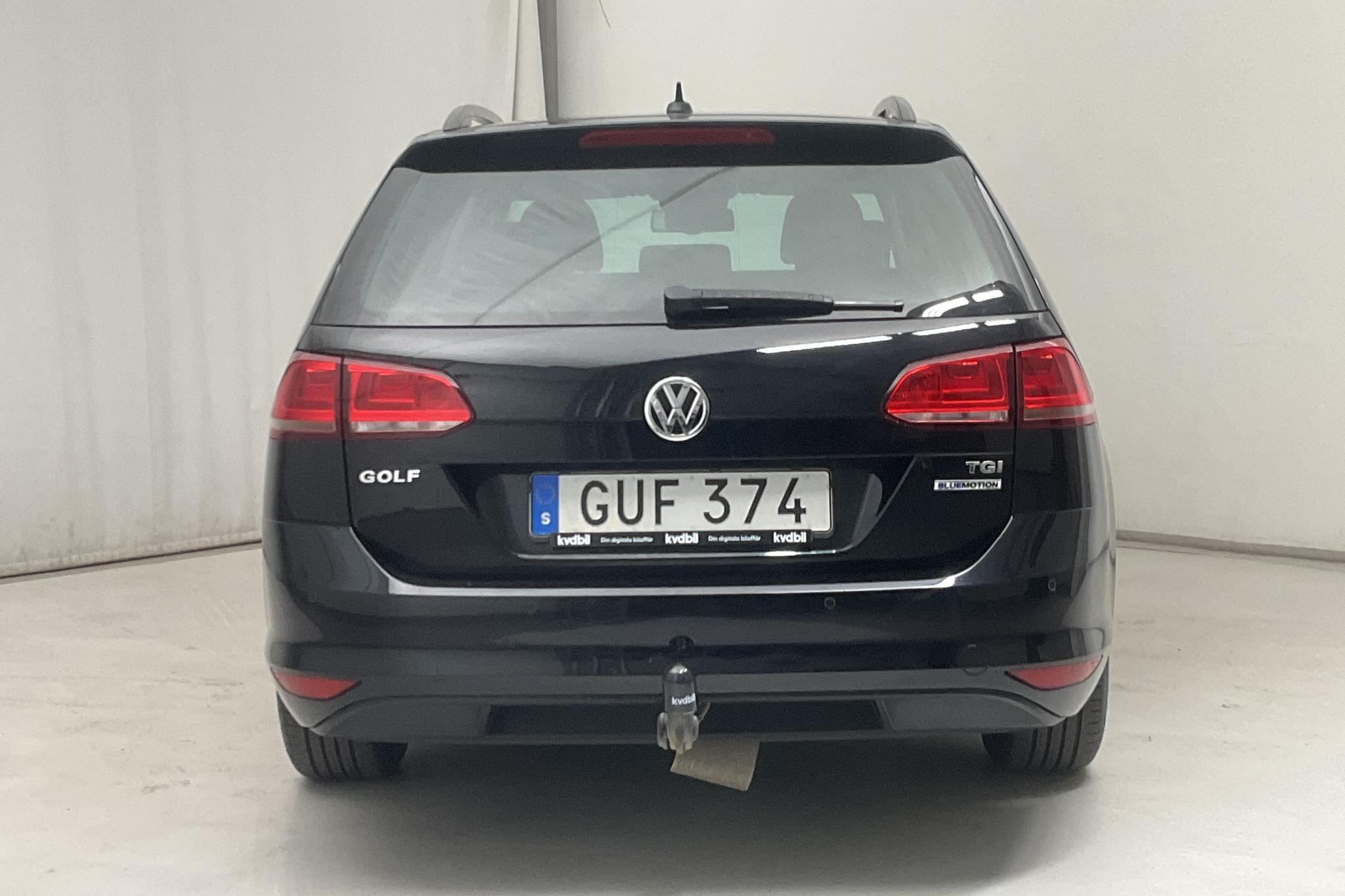 VW Golf VII 1.4 TGI BlueMotion Sportscombi (110hk) - 10 558 mil - Manuell - svart - 2016