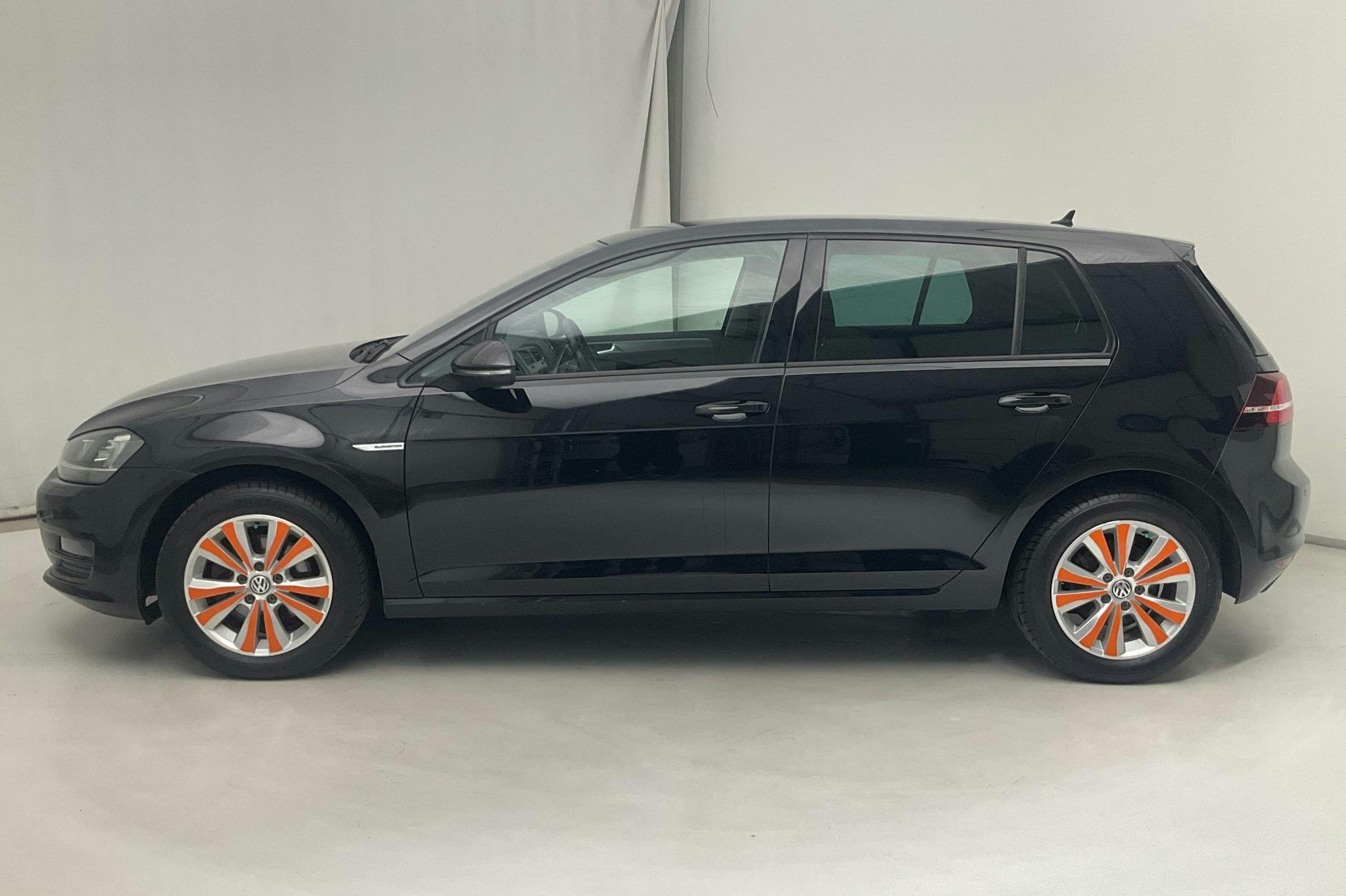 VW Golf VII 1.4 TGI 5dr (110hk) - 8 867 mil - Manuell - svart - 2017