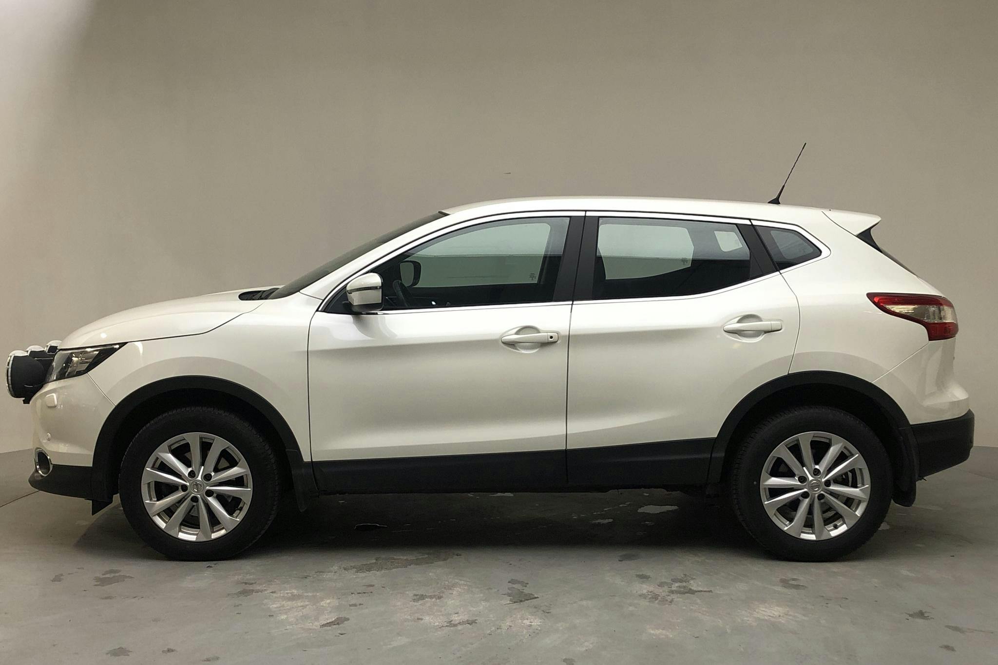Nissan Qashqai 1.6 dCi 4x4 (130hk) - 6 441 mil - Manuell - vit - 2016