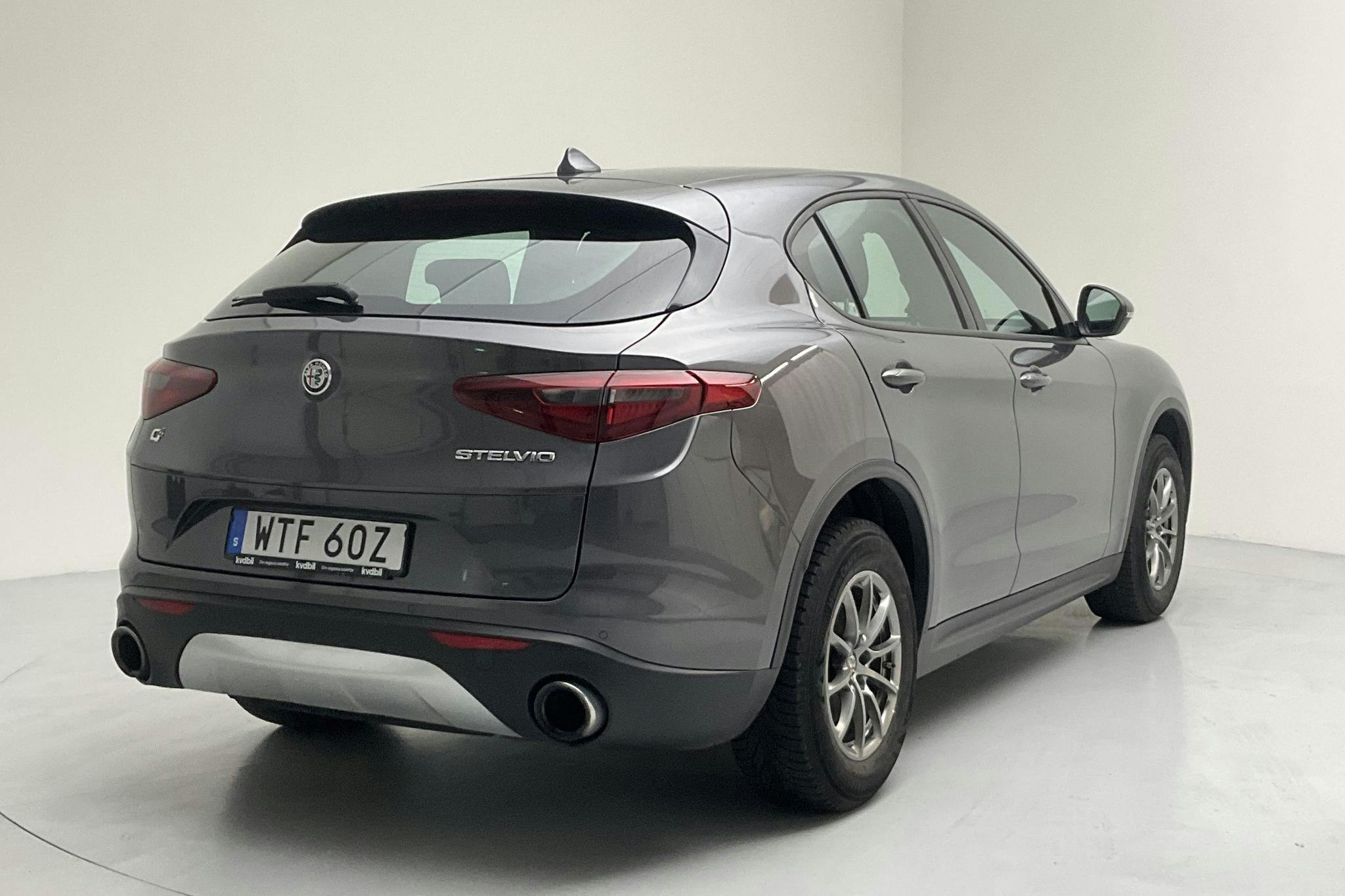 Alfa Romeo Stelvio 2.0 AWD (280hk) - 91 070 km - Automatic - gray - 2017