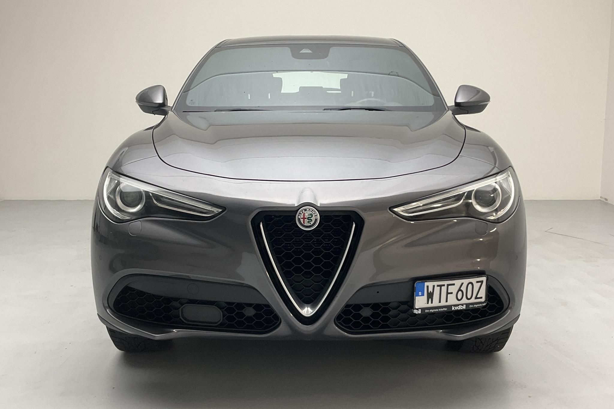 Alfa Romeo Stelvio 2.0 AWD (280hk) - 91 070 km - Automatic - gray - 2017