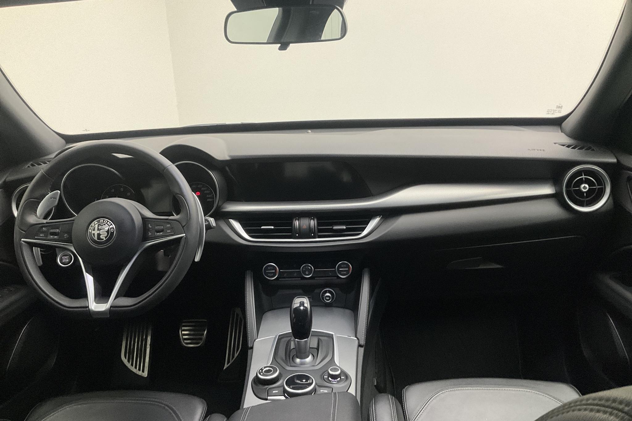 Alfa Romeo Stelvio 2.0 AWD (280hk) - 91 070 km - Automatic - gray - 2017