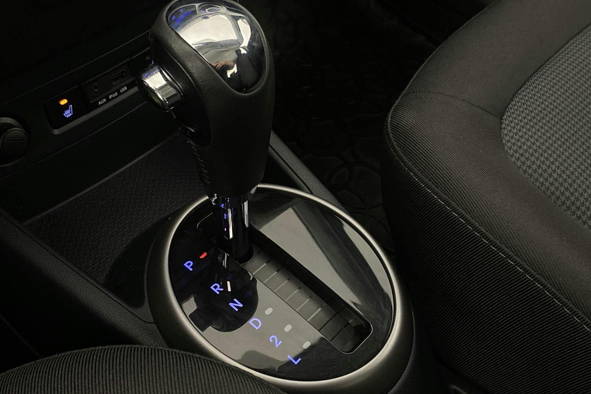 Hyundai i20 1.4 (100hk) - 2 703 mil - Automat - silver - 2015