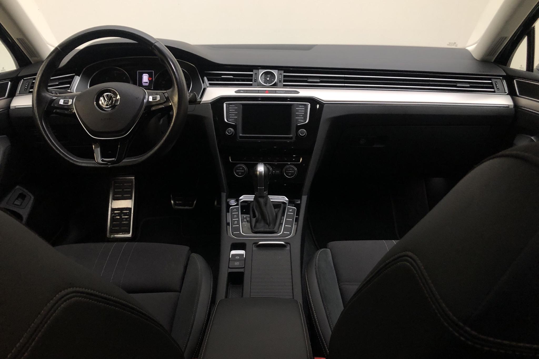 VW Passat Alltrack 2.0 TDI Sportscombi 4MOTION (190hk) - 7 246 mil - Automat - svart - 2017