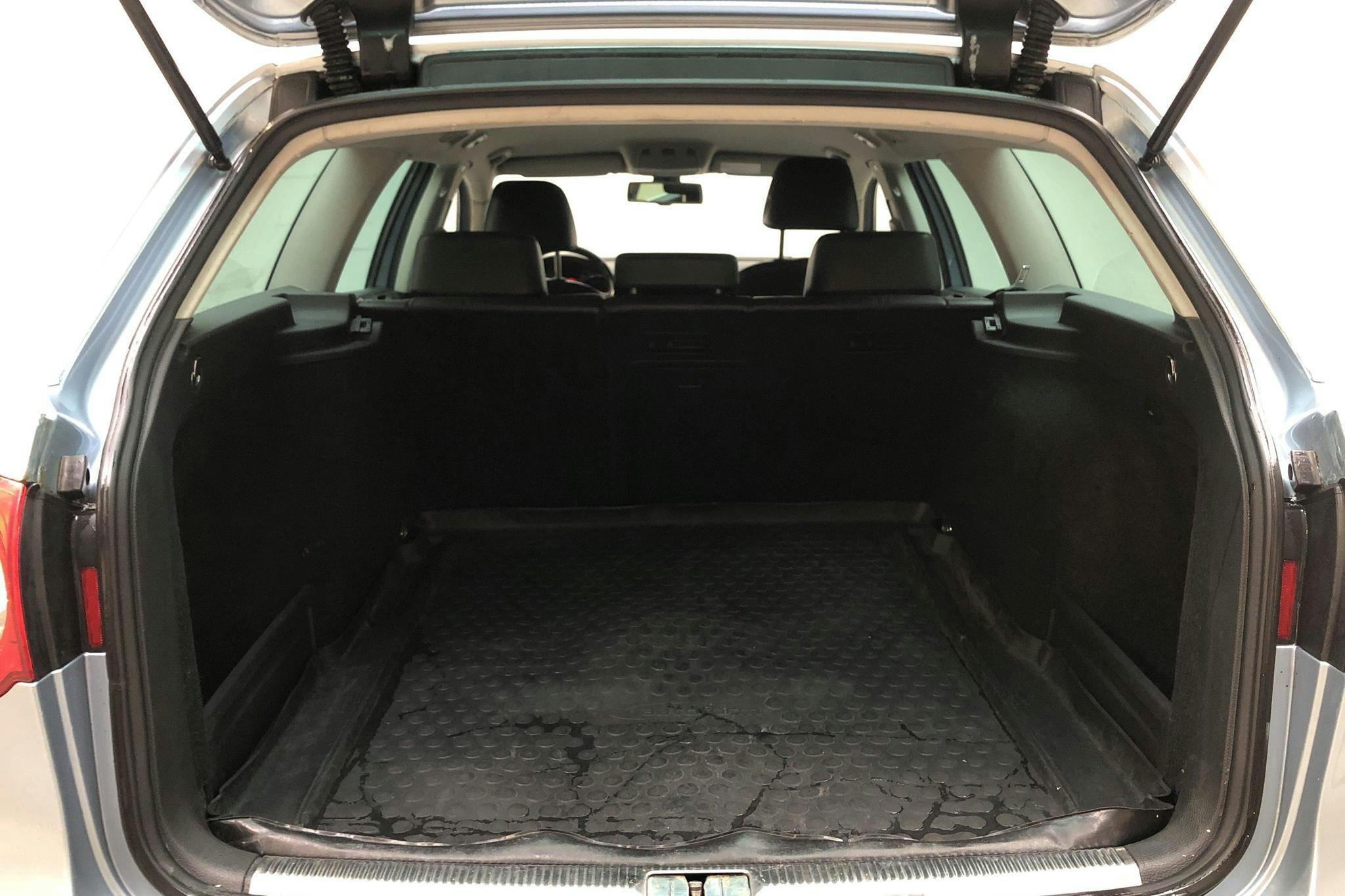 VW Passat 2.0 TDI Variant 4-Motion (140hk) - 22 893 mil - Manuell - Light Blue - 2008