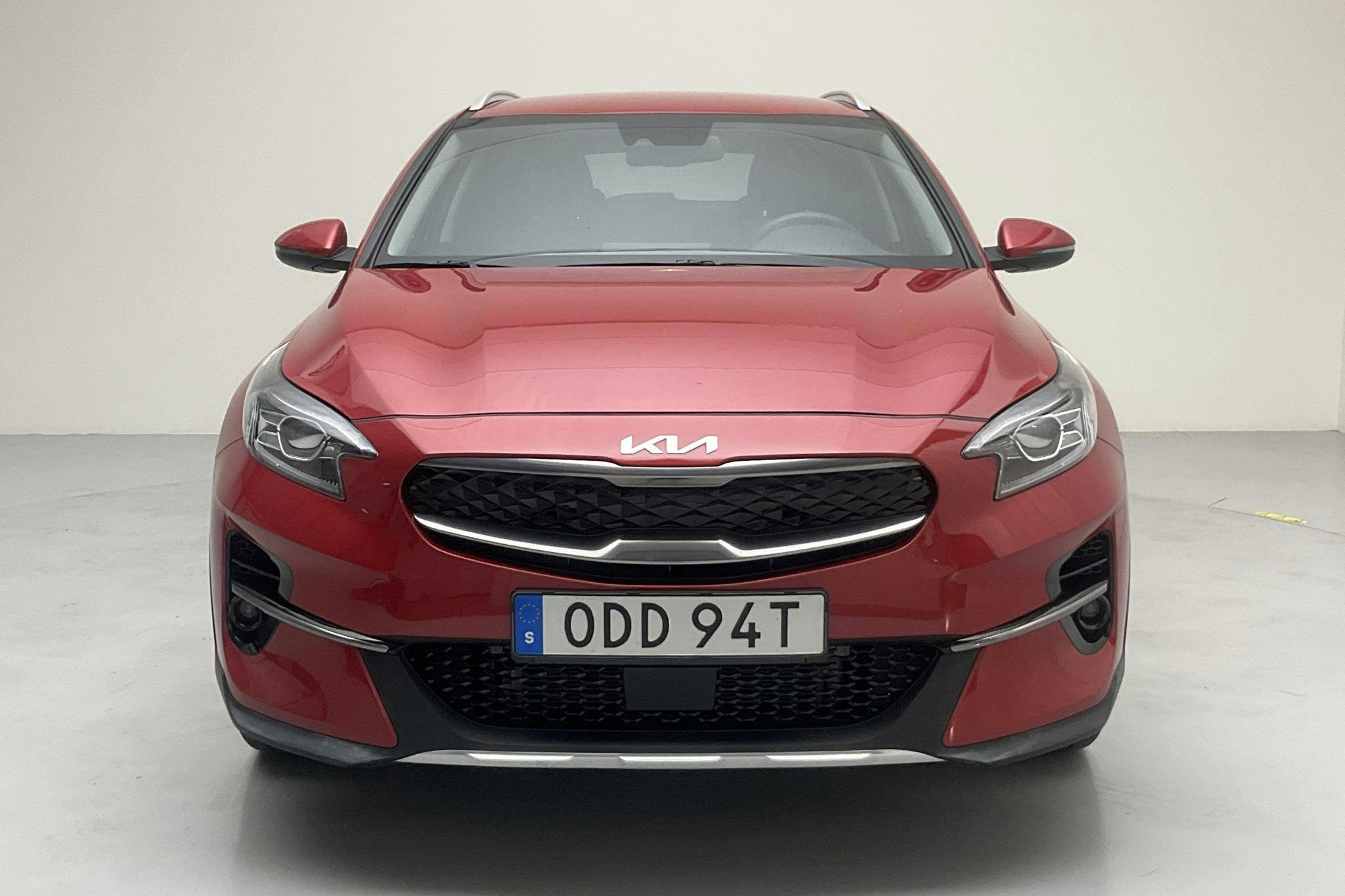 KIA XCeed 1.6 Plug-in Hybrid 5dr (141hk) - 13 200 km - Automatic - red - 2022