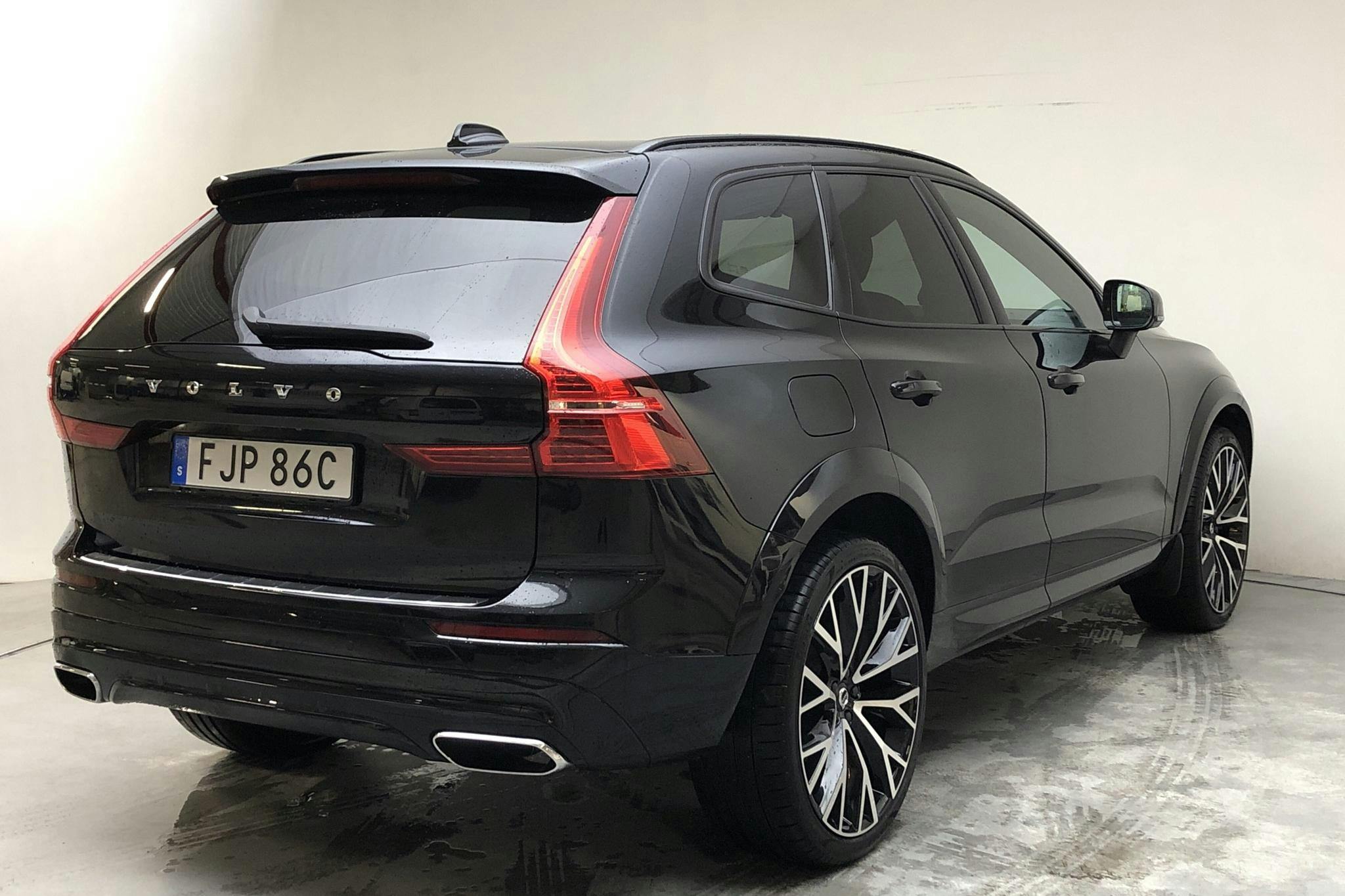 Volvo XC60 T6 AWD Twin Engine (340hk) - 2 767 mil - Automat - svart - 2021