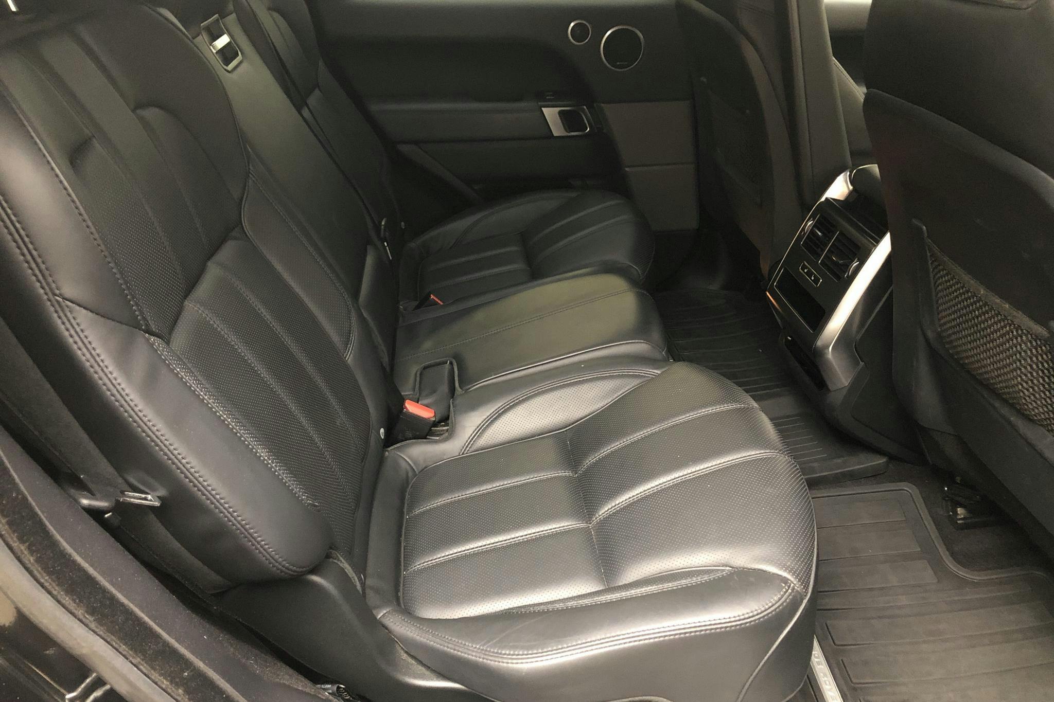 Land Rover Range Rover Sport 3.0 SDV6 (292hk) - 12 240 mil - Automat - svart - 2015