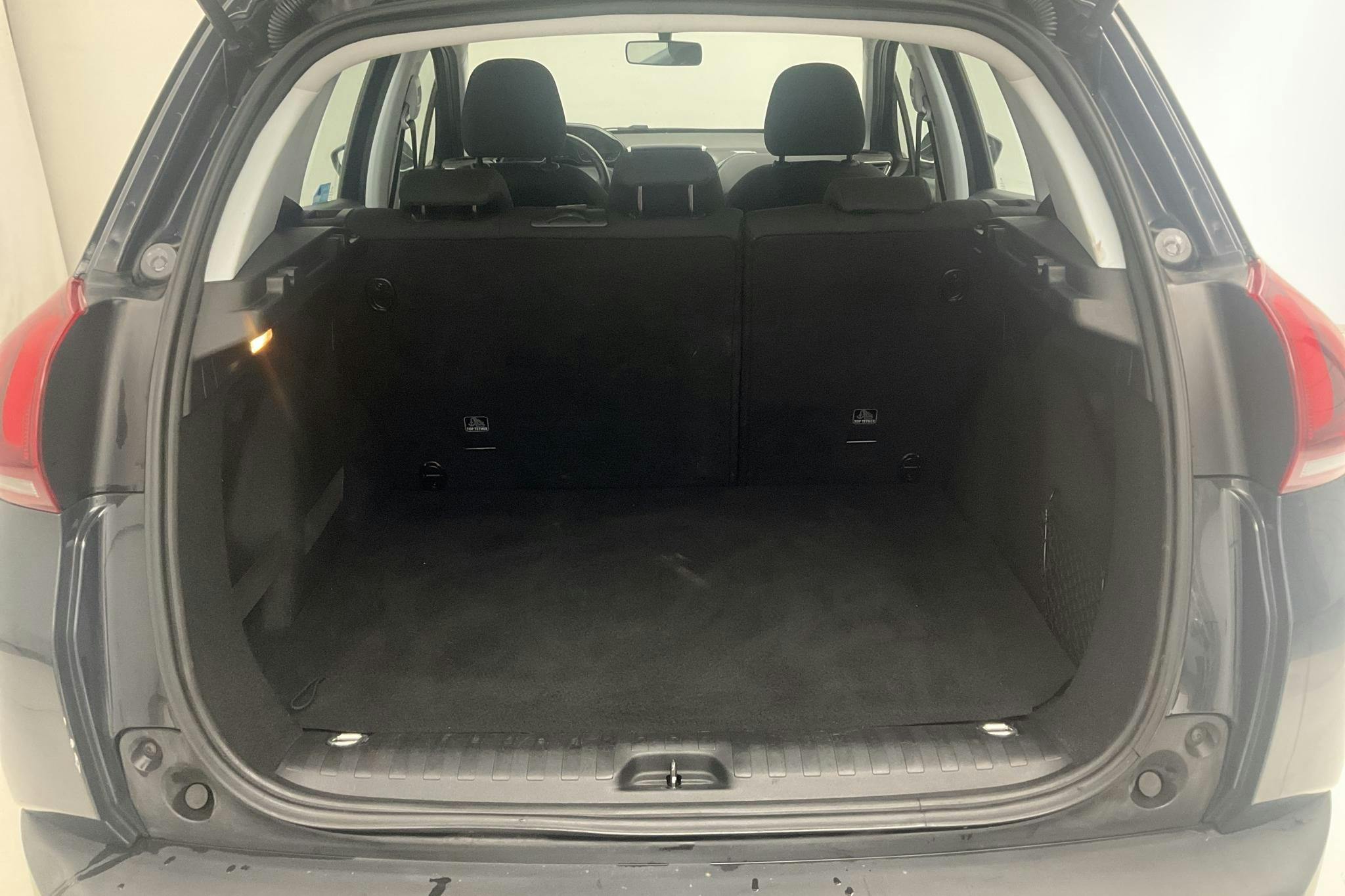 Peugeot 2008 1.2 VTi (82hk) - 7 754 mil - Manuell - Dark Grey - 2018