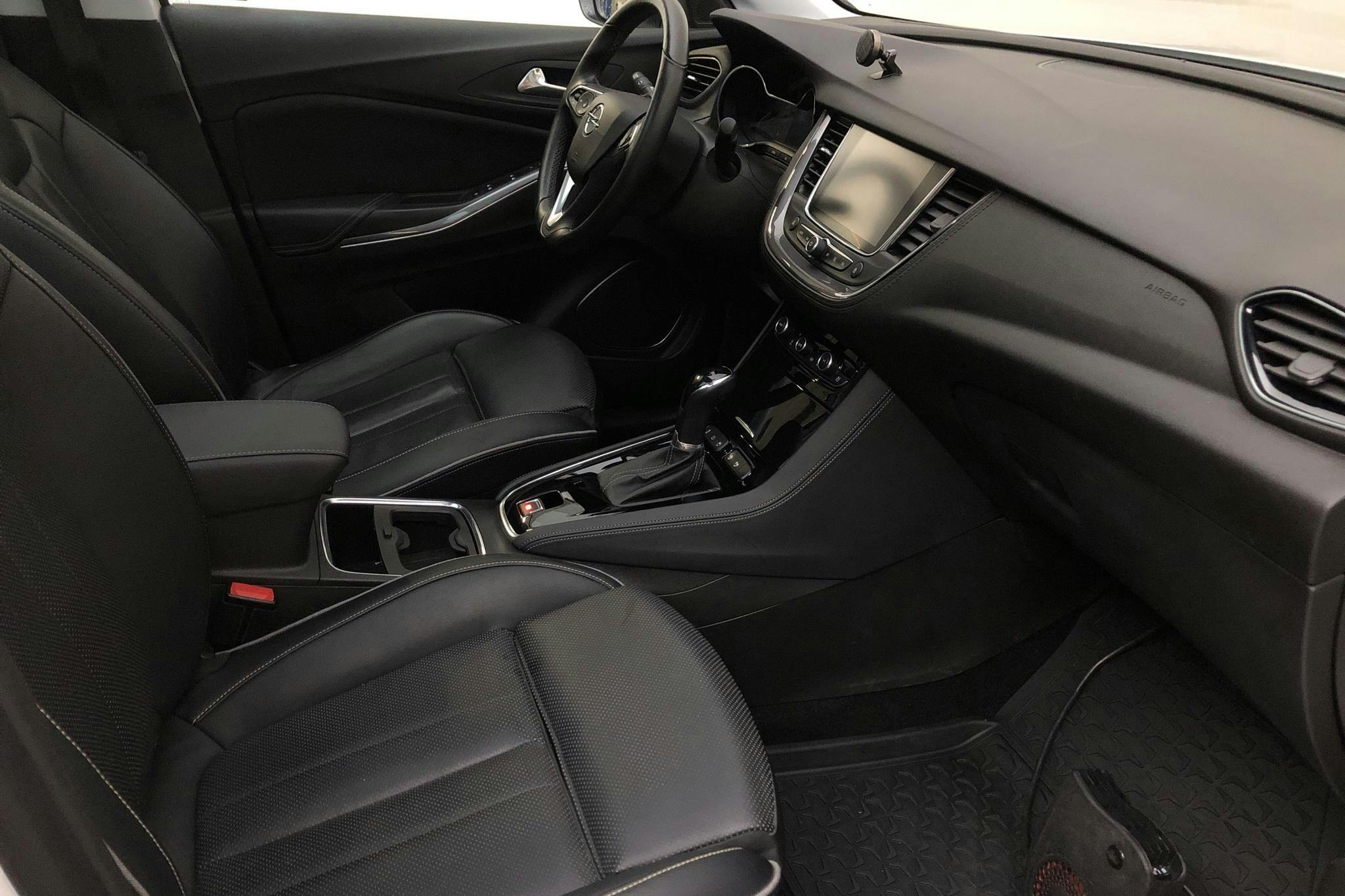 Opel Grandland X 1.2 ECOTEC (130hk) - 5 826 mil - Automat - vit - 2018