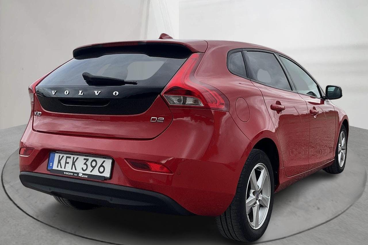 Volvo V40 D2 (120hk) - 12 698 mil - Automat - röd - 2016