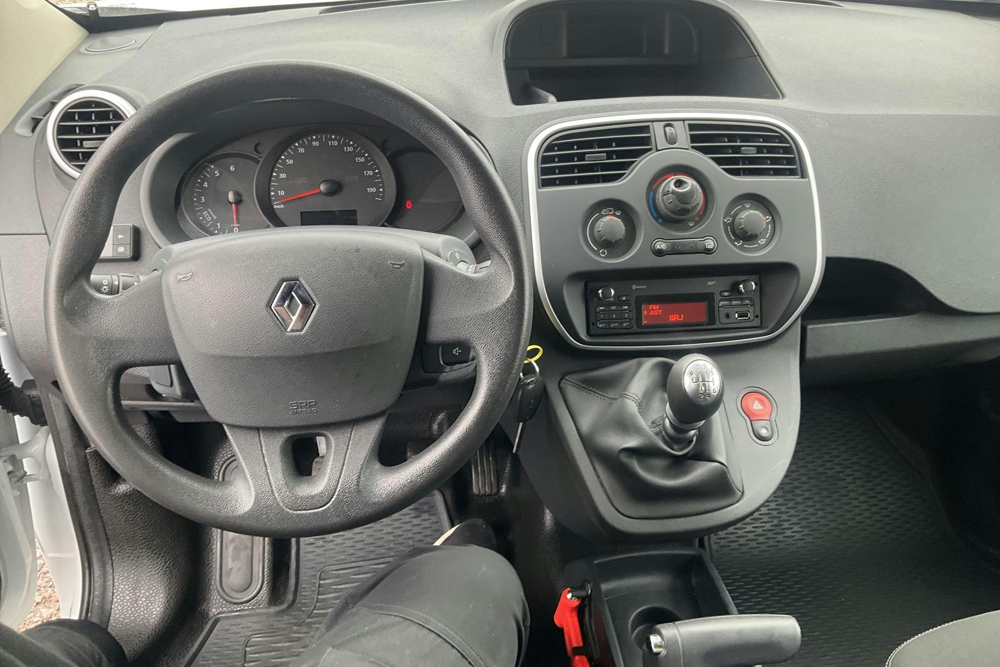 Renault Kangoo 1.5 dCi Skåp (110hk) - 5 664 mil - Manuell - vit - 2015