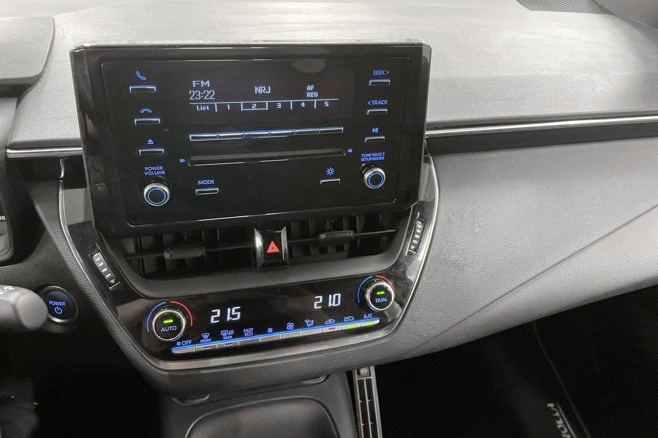 Toyota Corolla 1.8 Hybrid 5dr (122hk) - 5 220 mil - Automat - vit - 2019