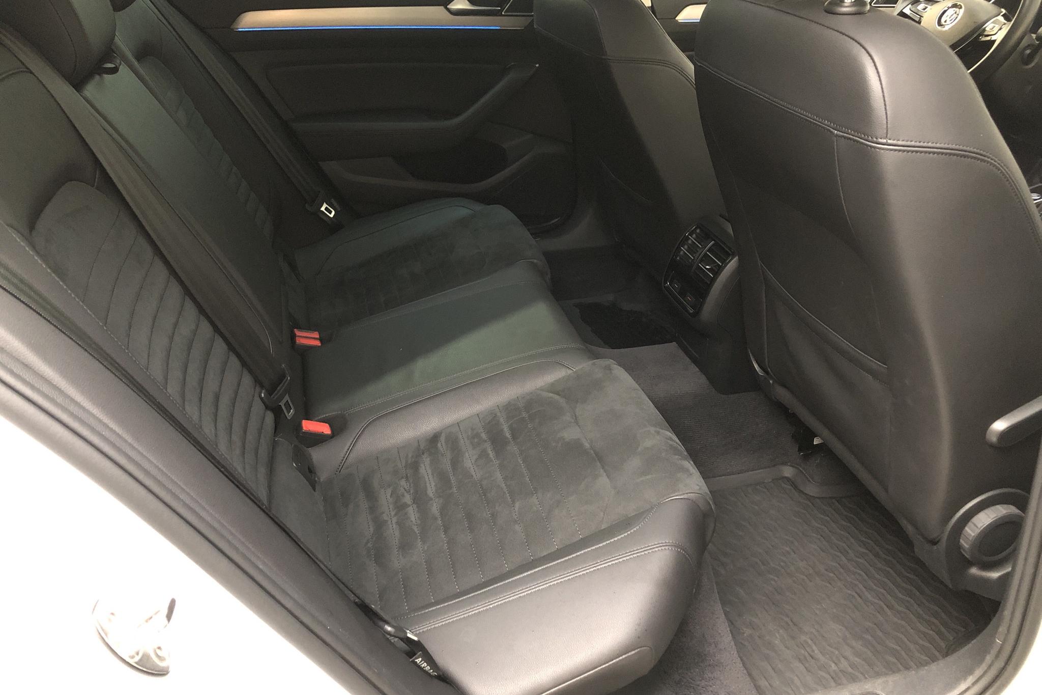 VW Passat 1.4 Plug-in-Hybrid Sportscombi (218hk) - 10 431 mil - Automat - vit - 2018